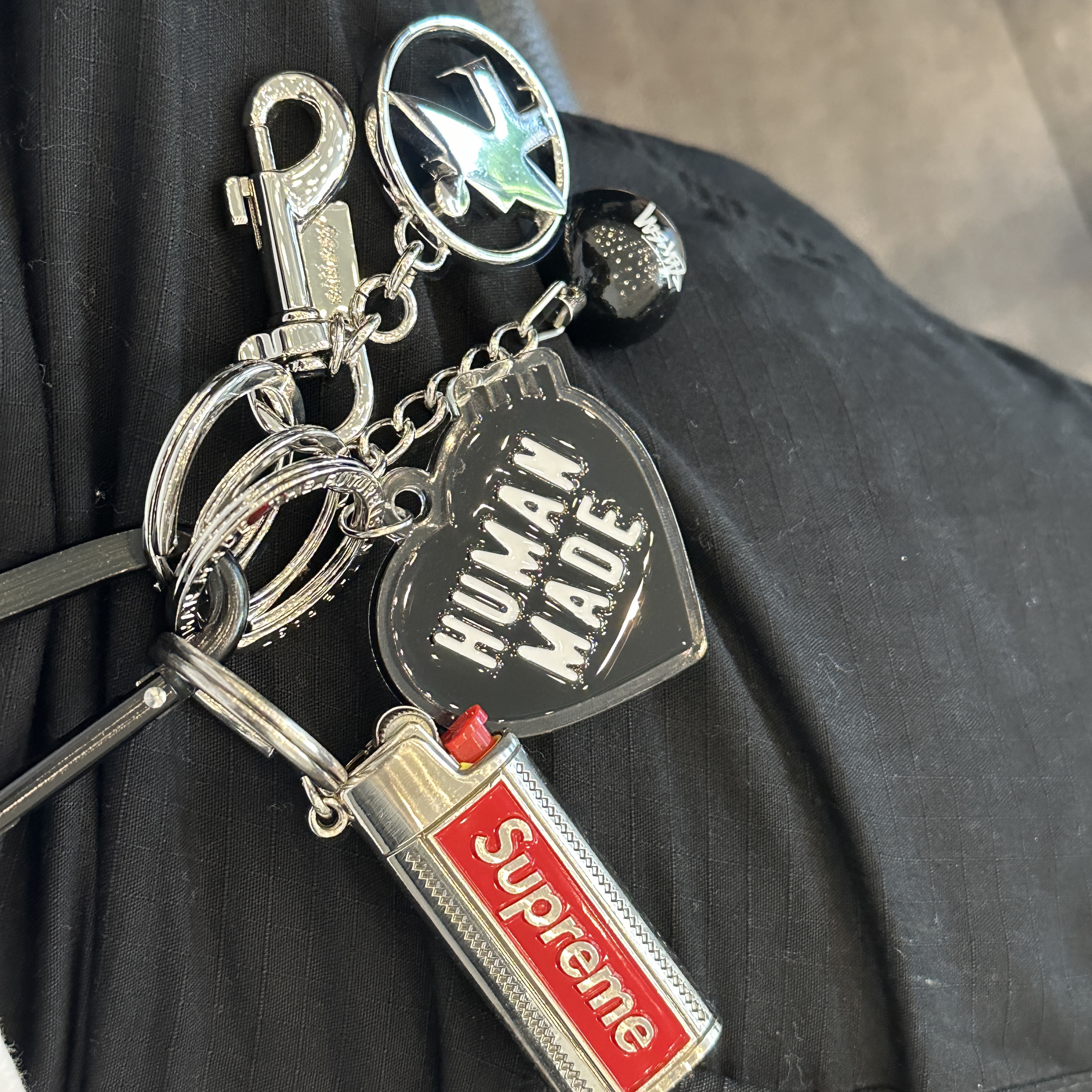 Human Made Heart Keyring Black, Stussy Surfman Keychain Silver 착용 스타일