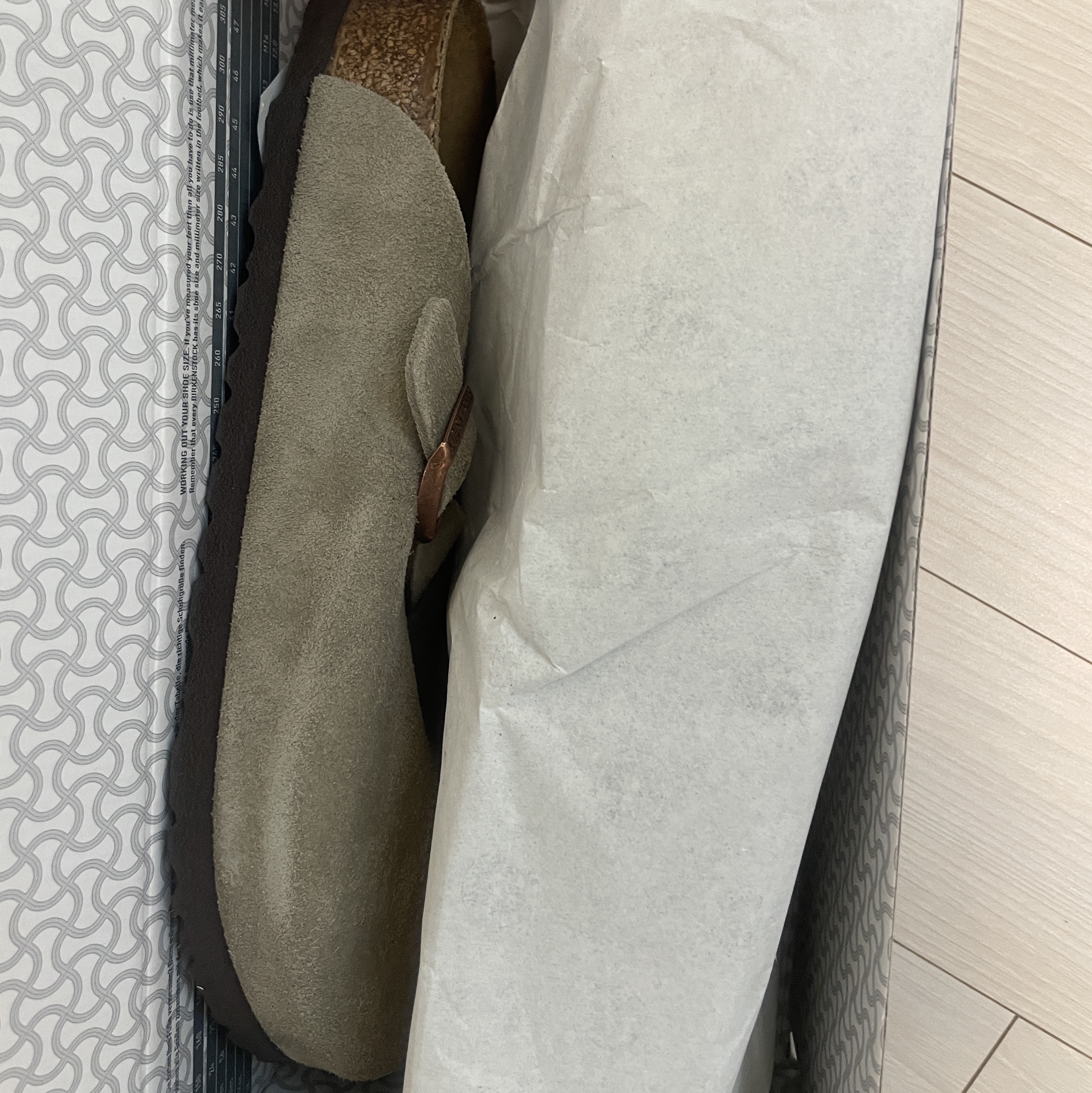 Birkenstock Boston Soft Footbed Taupe - Regular 착용 스타일