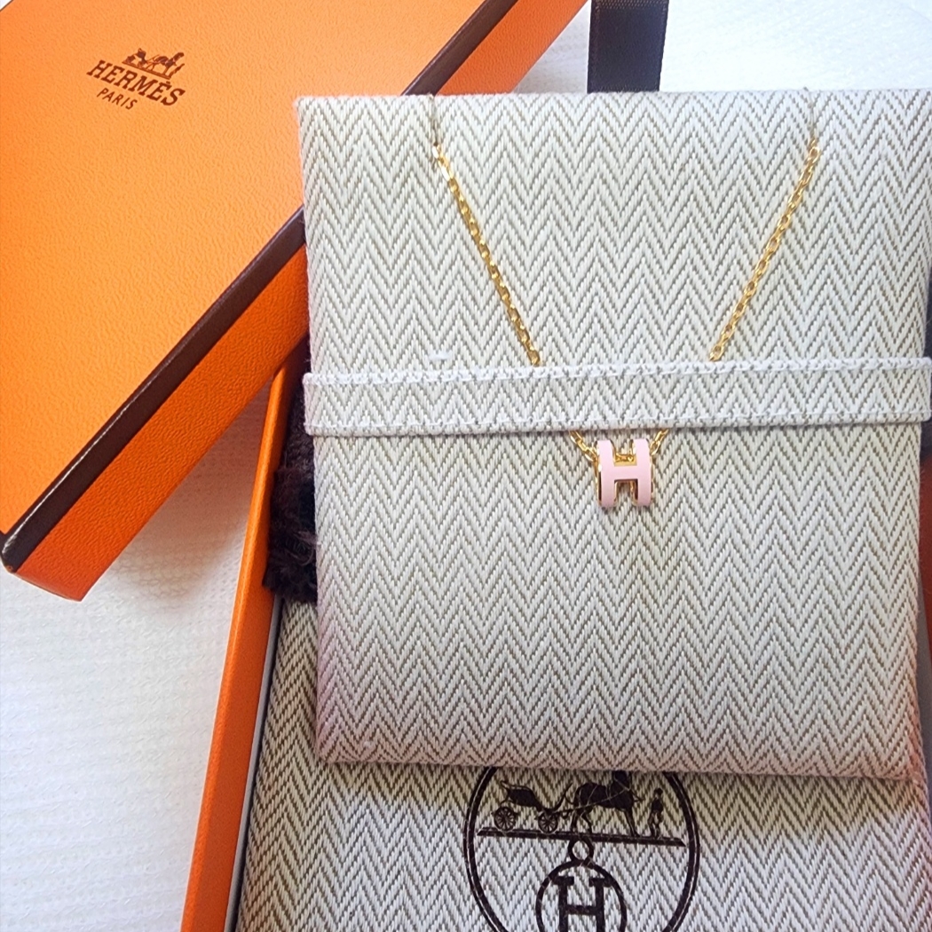 (W) Hermes Mini Pop H Pendant Gold & Rose Dragee 착용 스타일