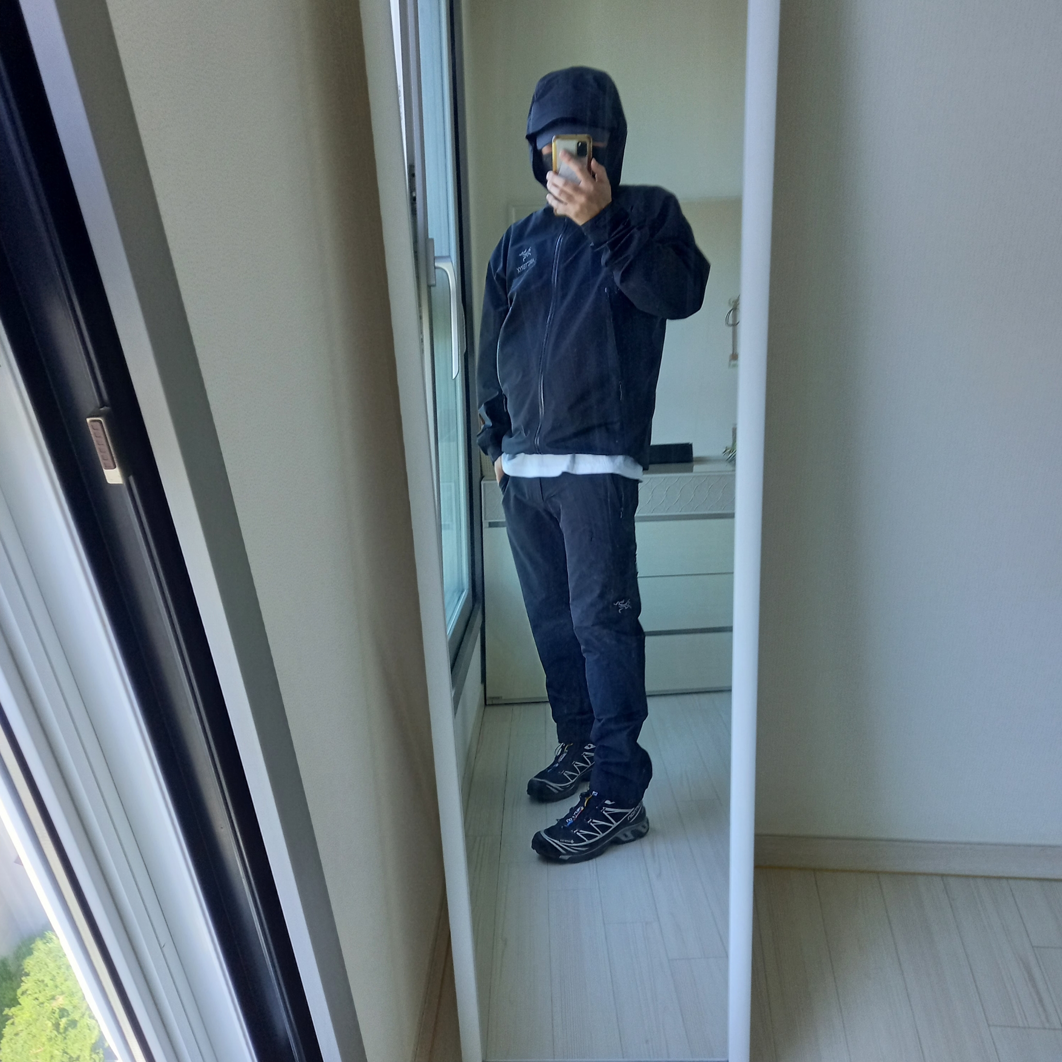 Arc'teryx Gamma Pants Black, Arc'teryx Captive Split T-Shirt Atmos 착용 스타일 - 1