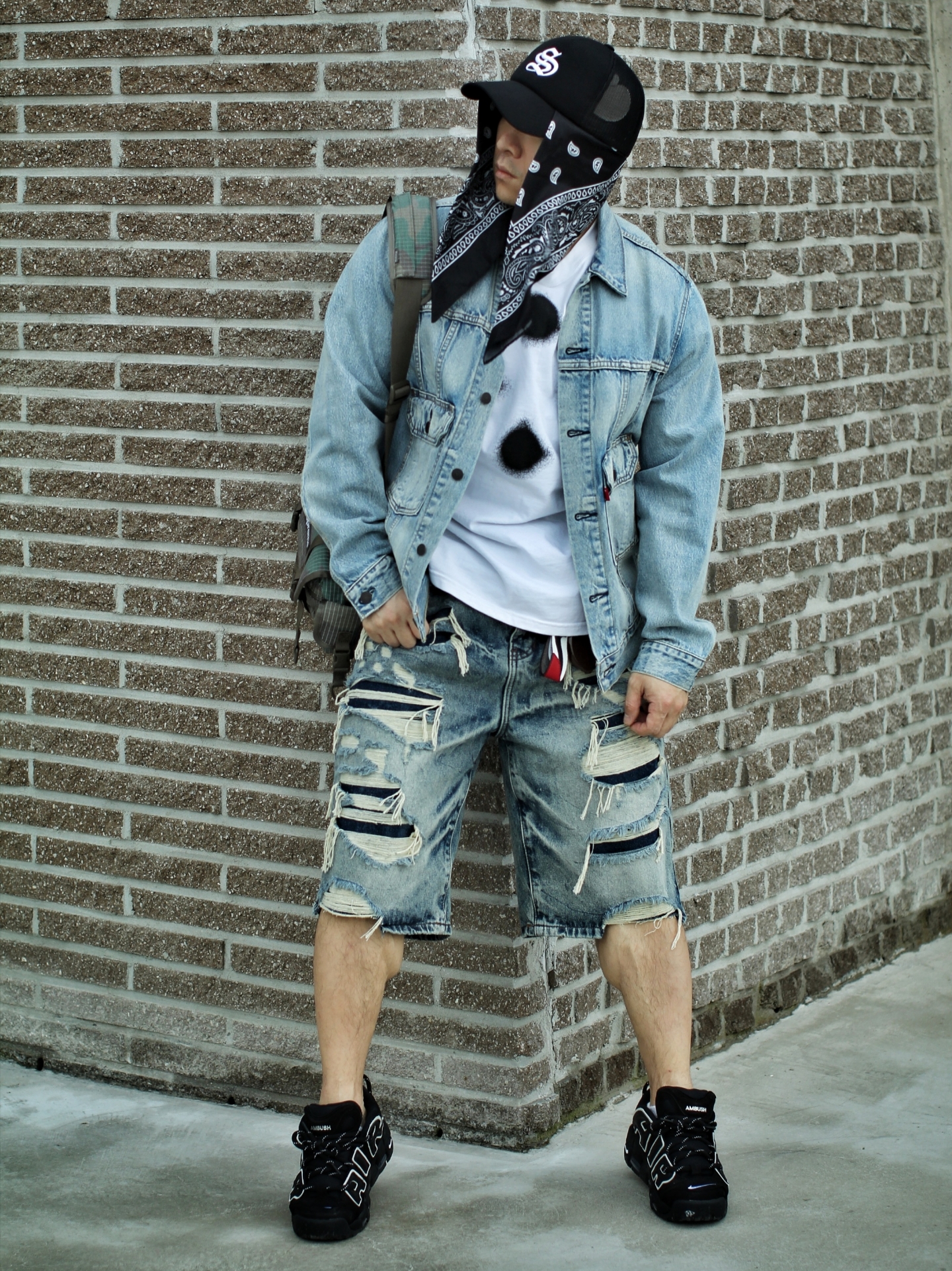 Nike x Off-White NRG Short Sleeve T-Shirt White, Supreme Mini Duffle Bag Woodland Camo - 24SS 착용 스타일 - 1