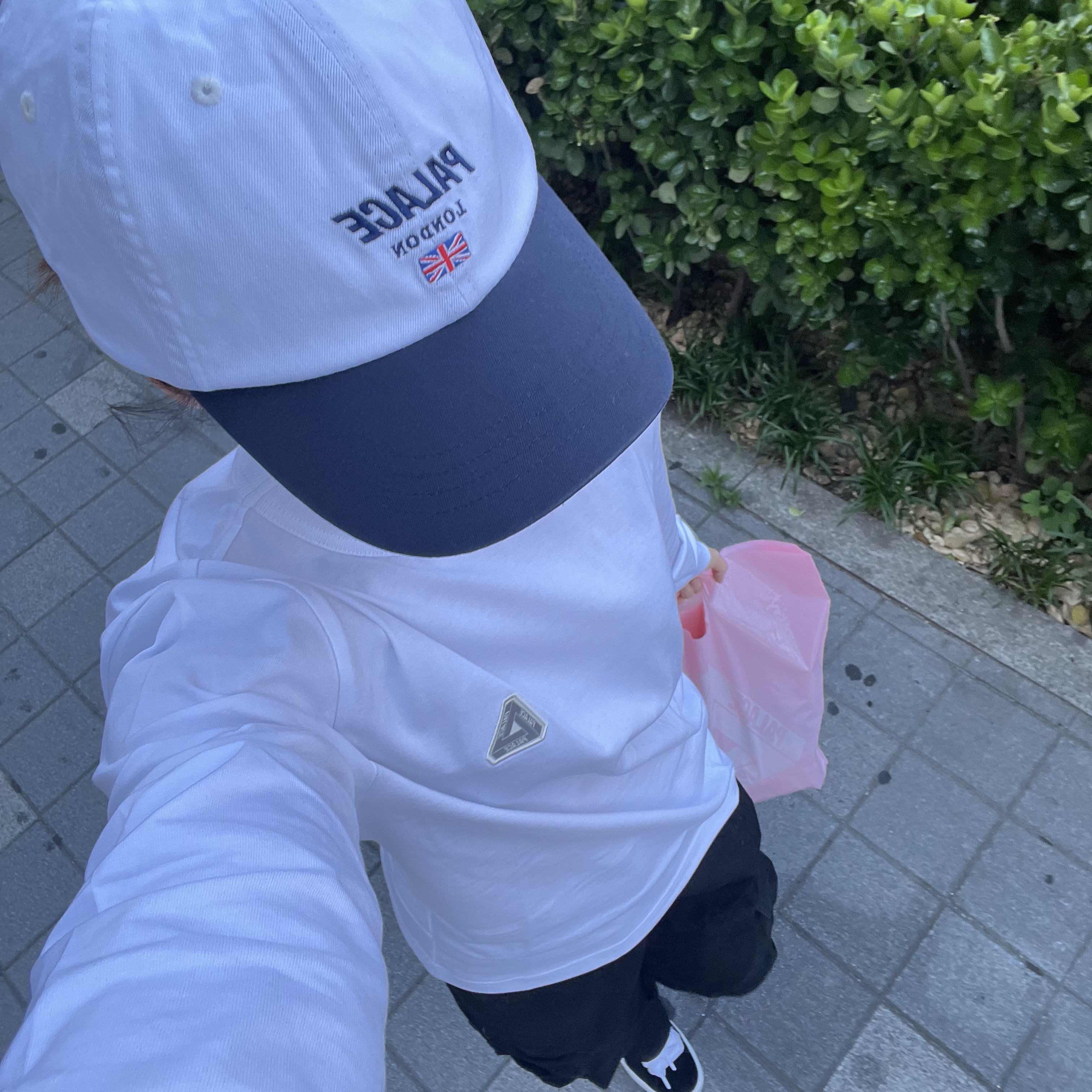 Palace Sofar Longsleeve White - 24SS, Palace London 6-Panel White Navy - 24SS 착용 스타일 - 2