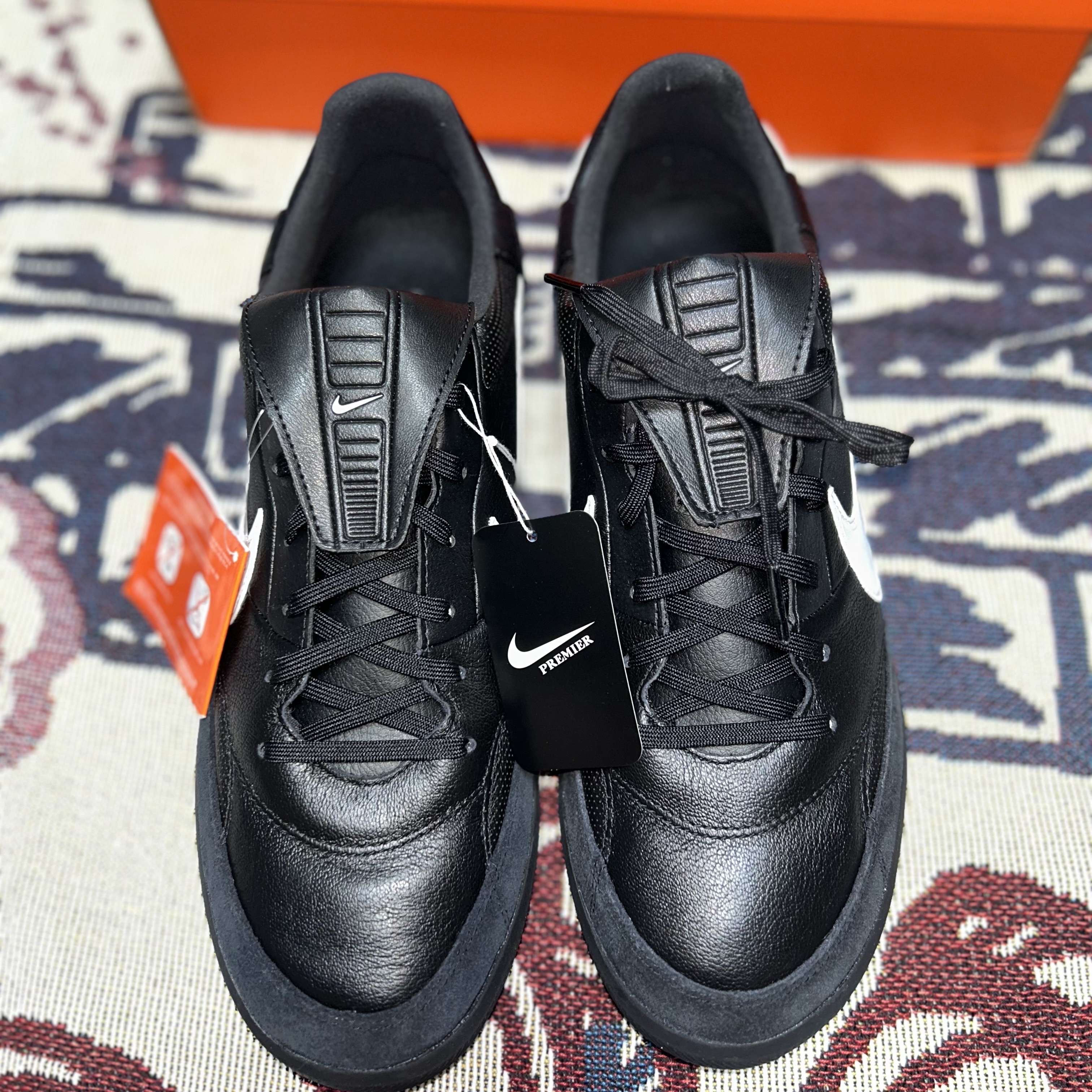 Nike Premier 3 TF Black White 착용 스타일 - 2