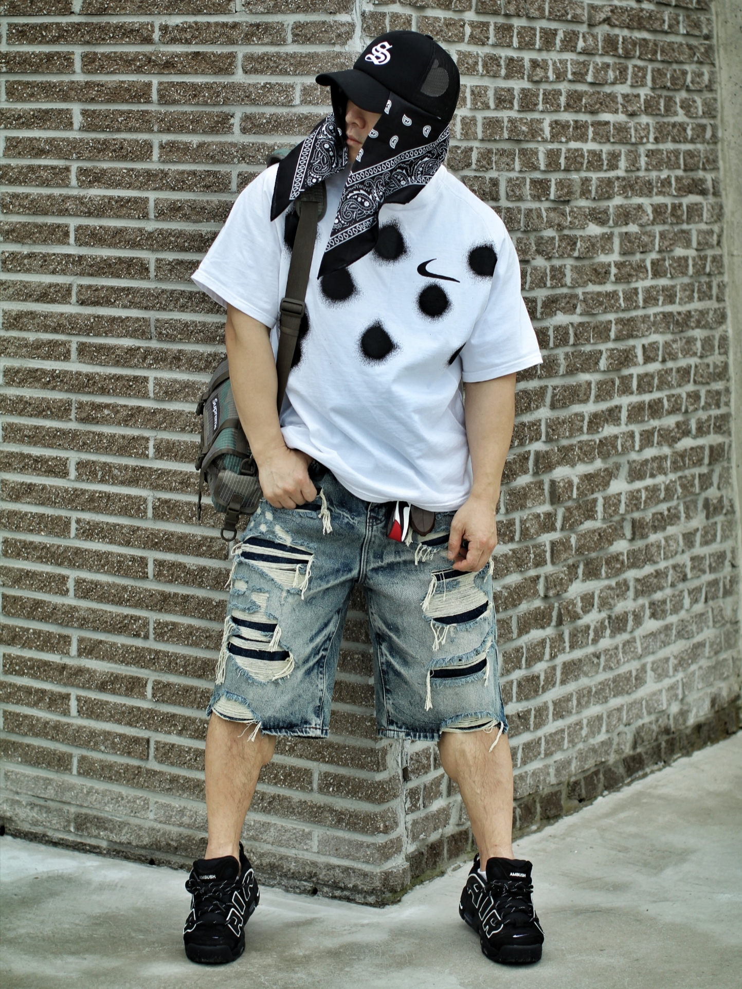 Nike x Off-White NRG Short Sleeve T-Shirt White, Supreme Mini Duffle Bag Woodland Camo - 24SS 착용 스타일 - 2