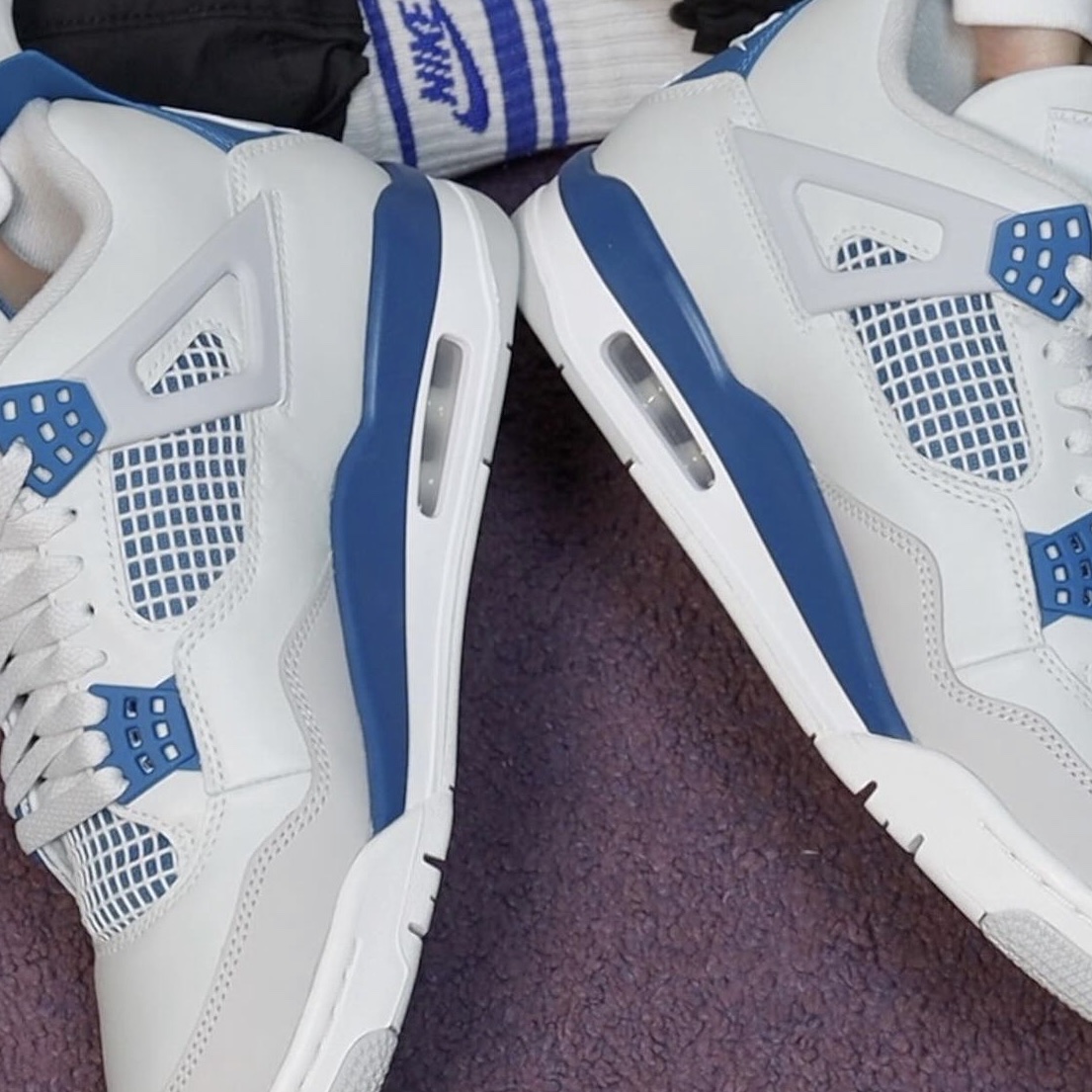Jordan 4 Retro Industrial Blue 착용 스타일 - 3
