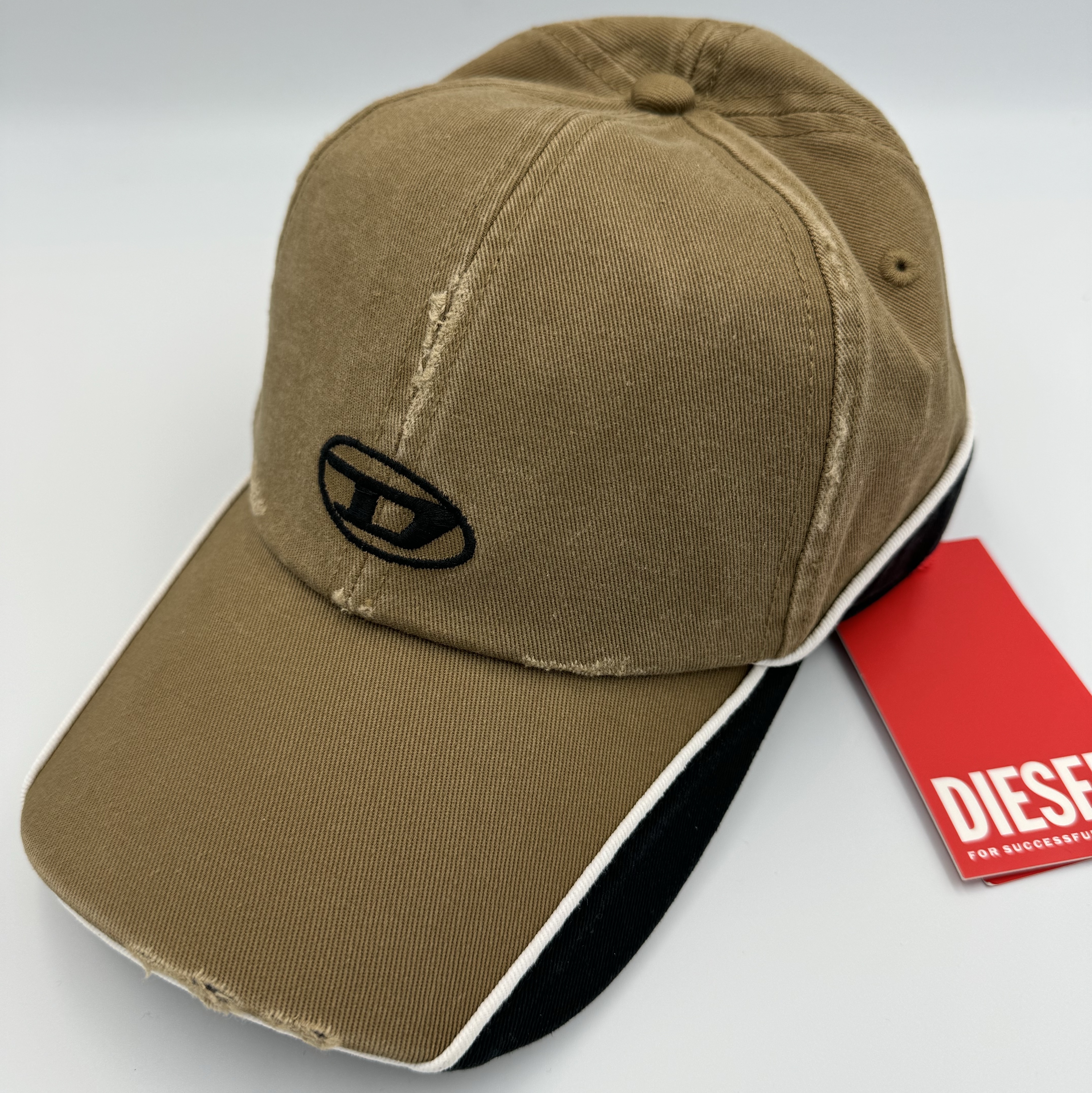 Diesel C-Dale Distressed Colour-Block Baseball Cap Brown 착용 스타일