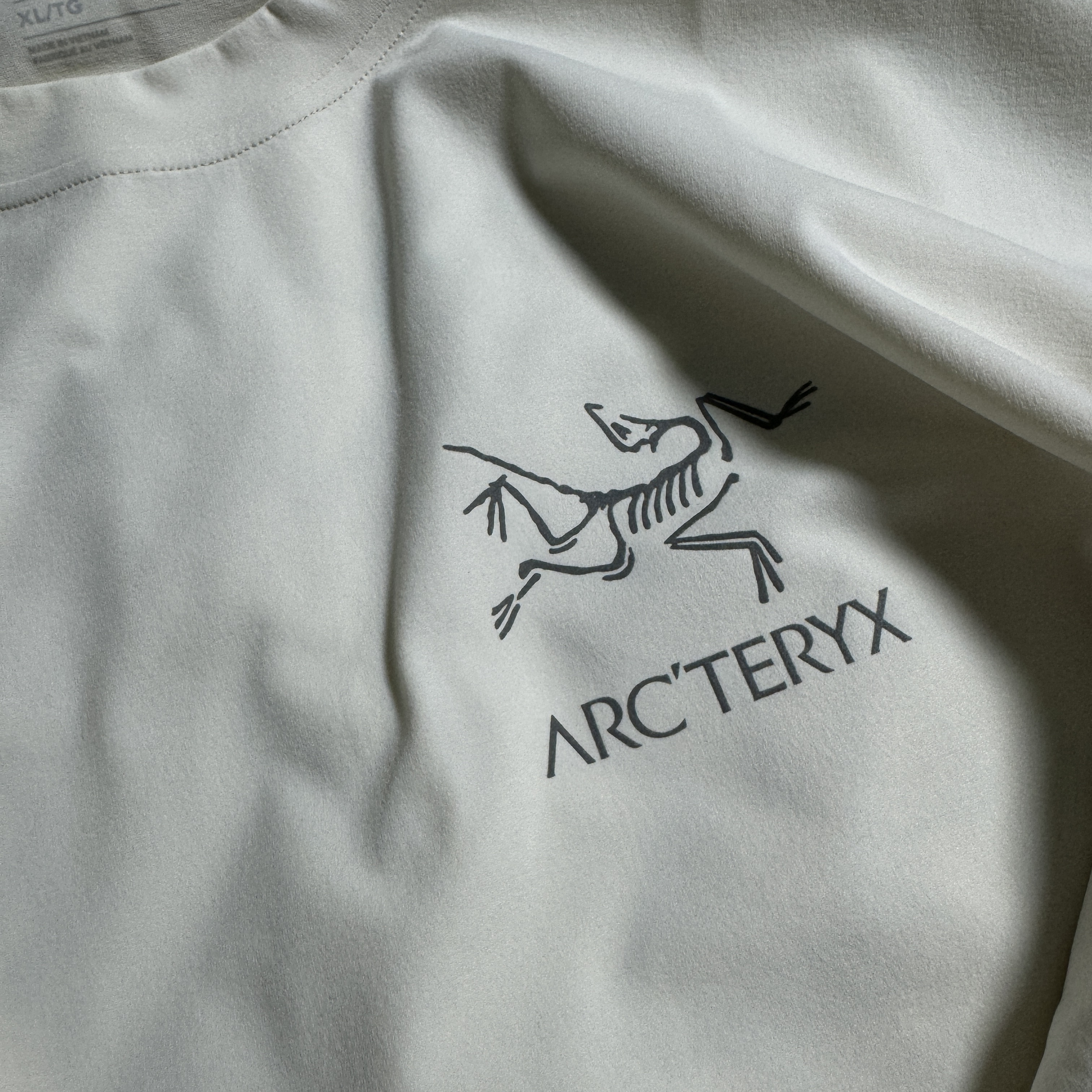 Arc'teryx System A Solarium SS T-Shirt Greige Solid 착용 스타일 - 1