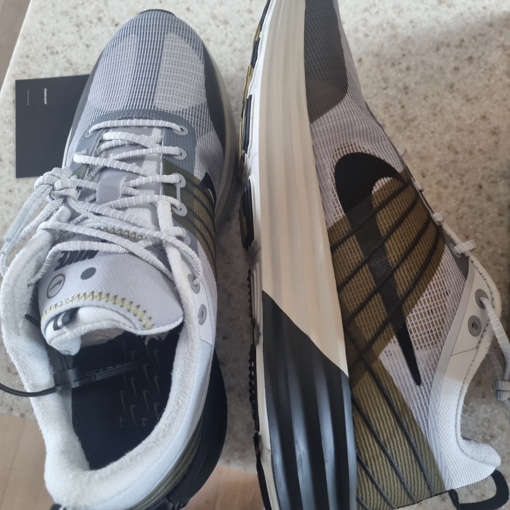Nike Lunar Roam Platinum Tint Desert Moss 착용 스타일 - 3