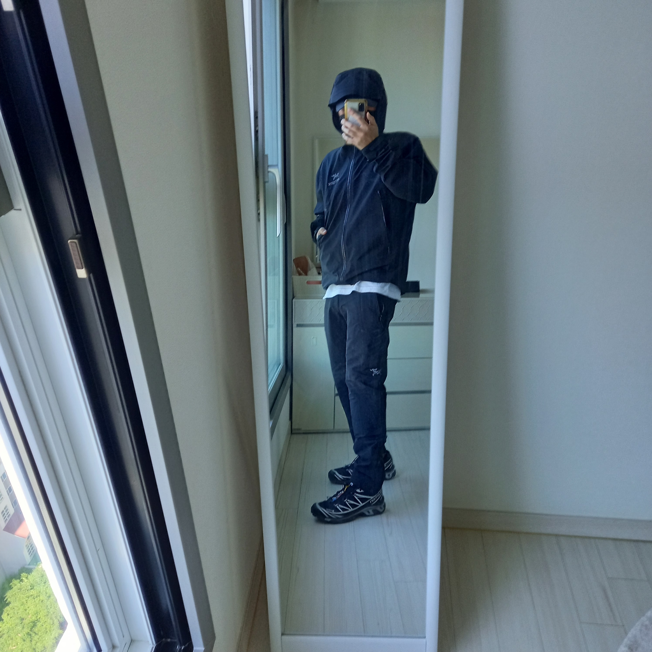 Arc'teryx Gamma Pants Black, Arc'teryx Captive Split T-Shirt Atmos 착용 스타일 - 2