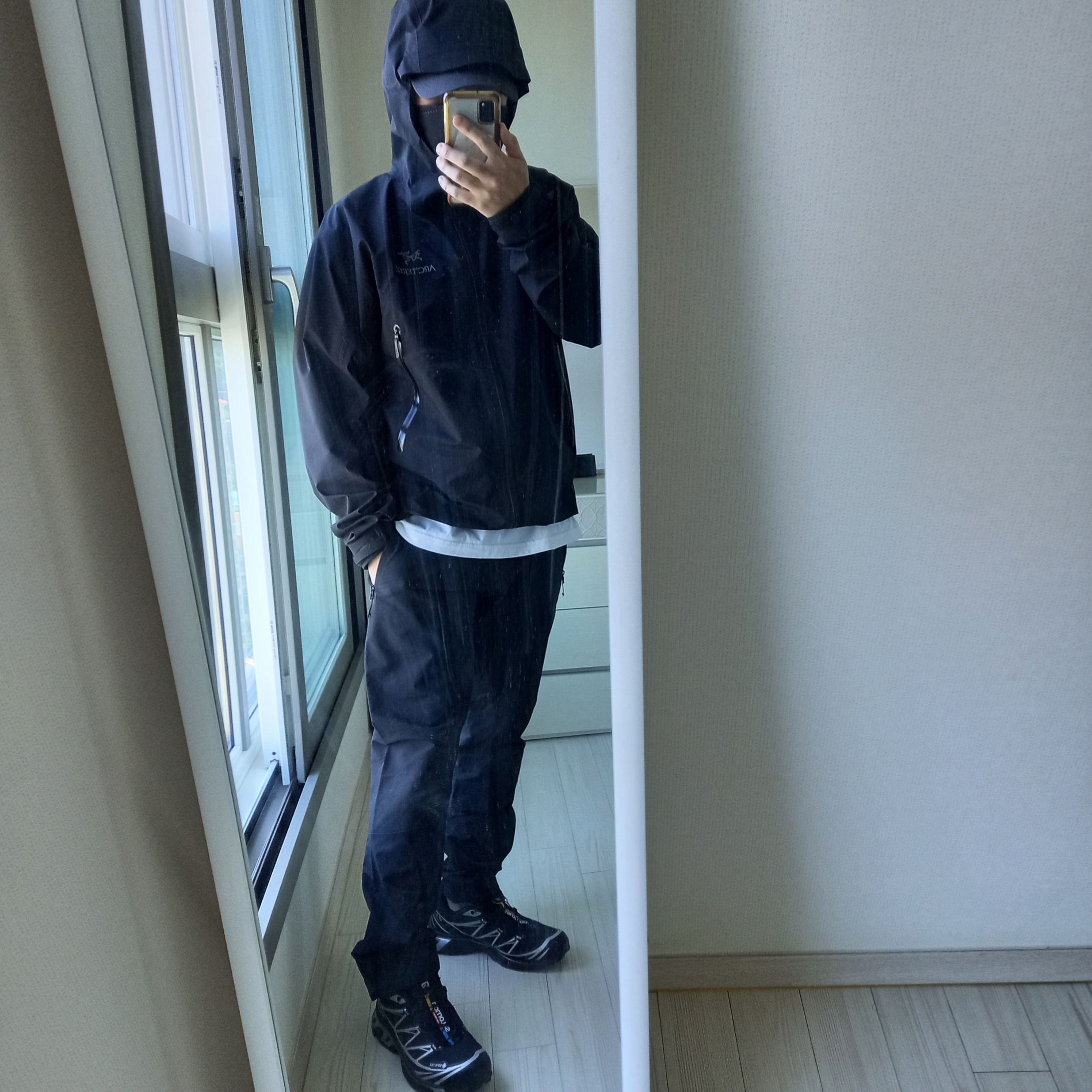 Arc'teryx Gamma Pants Black, Arc'teryx Captive Split T-Shirt Atmos 착용 스타일 - 4