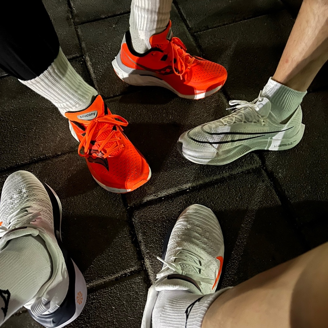 Saucony Endorphin Speed 4 Viziorange 착용 스타일 - 2