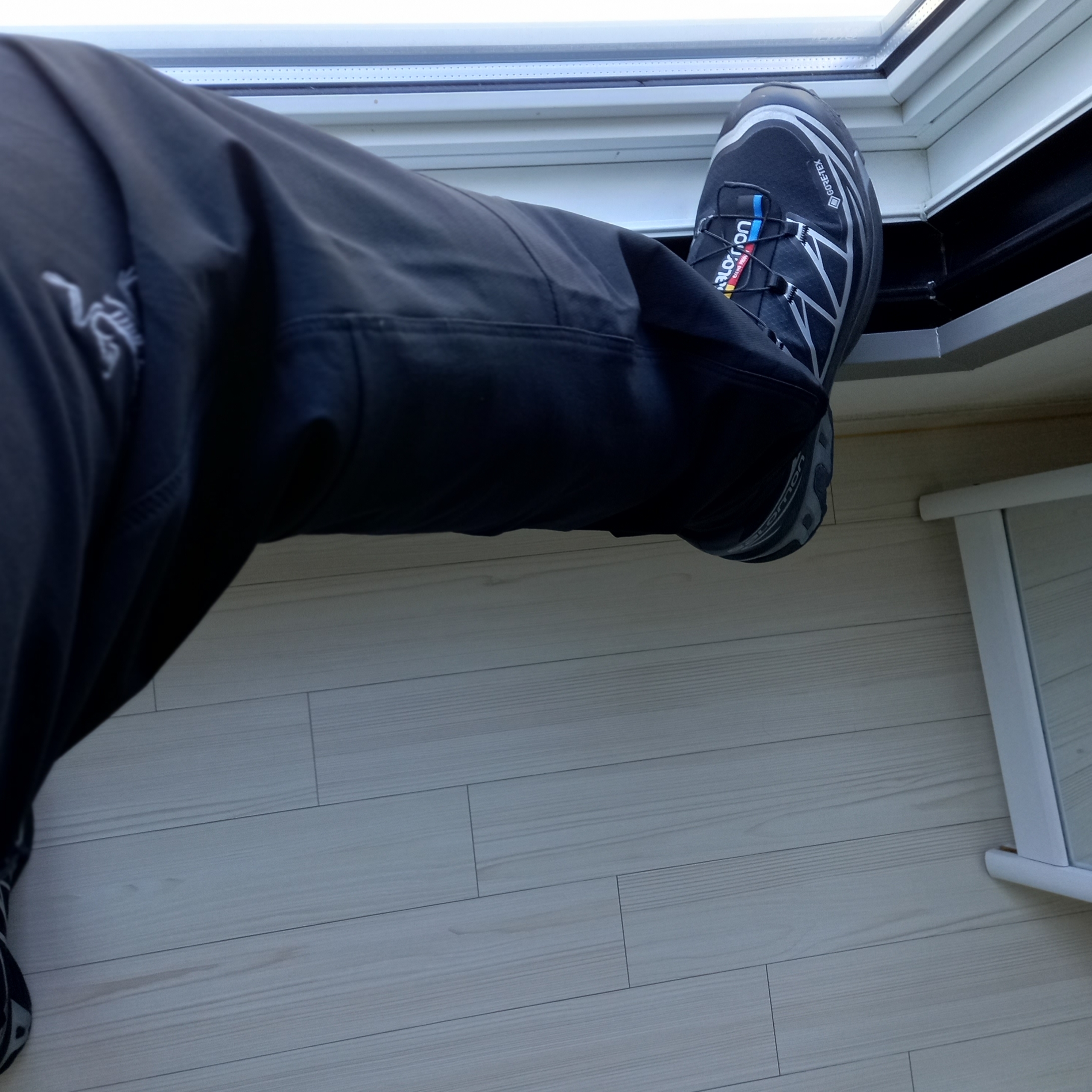 Arc'teryx Gamma Pants Black, Arc'teryx Captive Split T-Shirt Atmos 착용 스타일 - 9