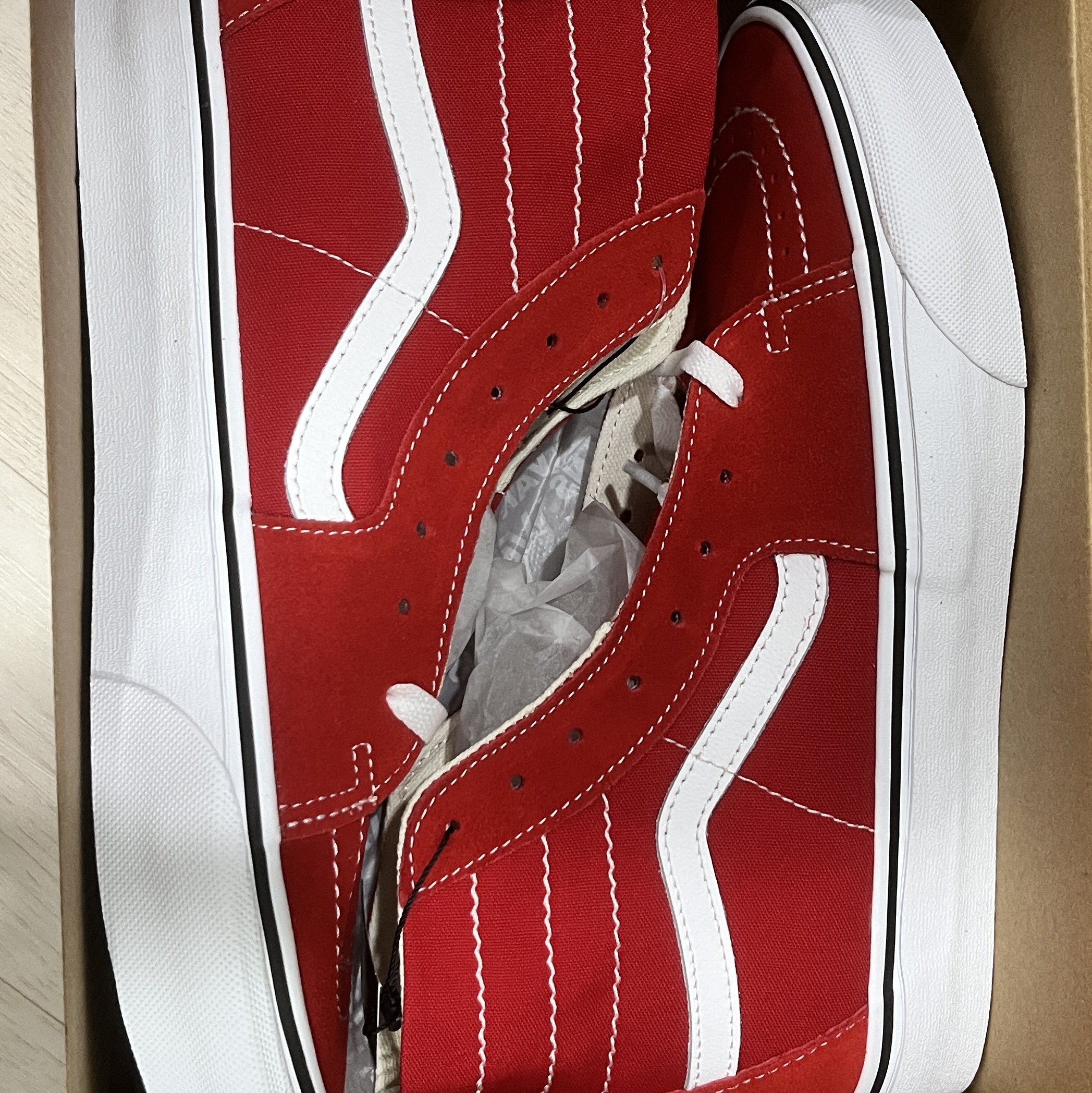 Vans Sk8-Hi Tapered Racing Red True White 착용 스타일 - 1