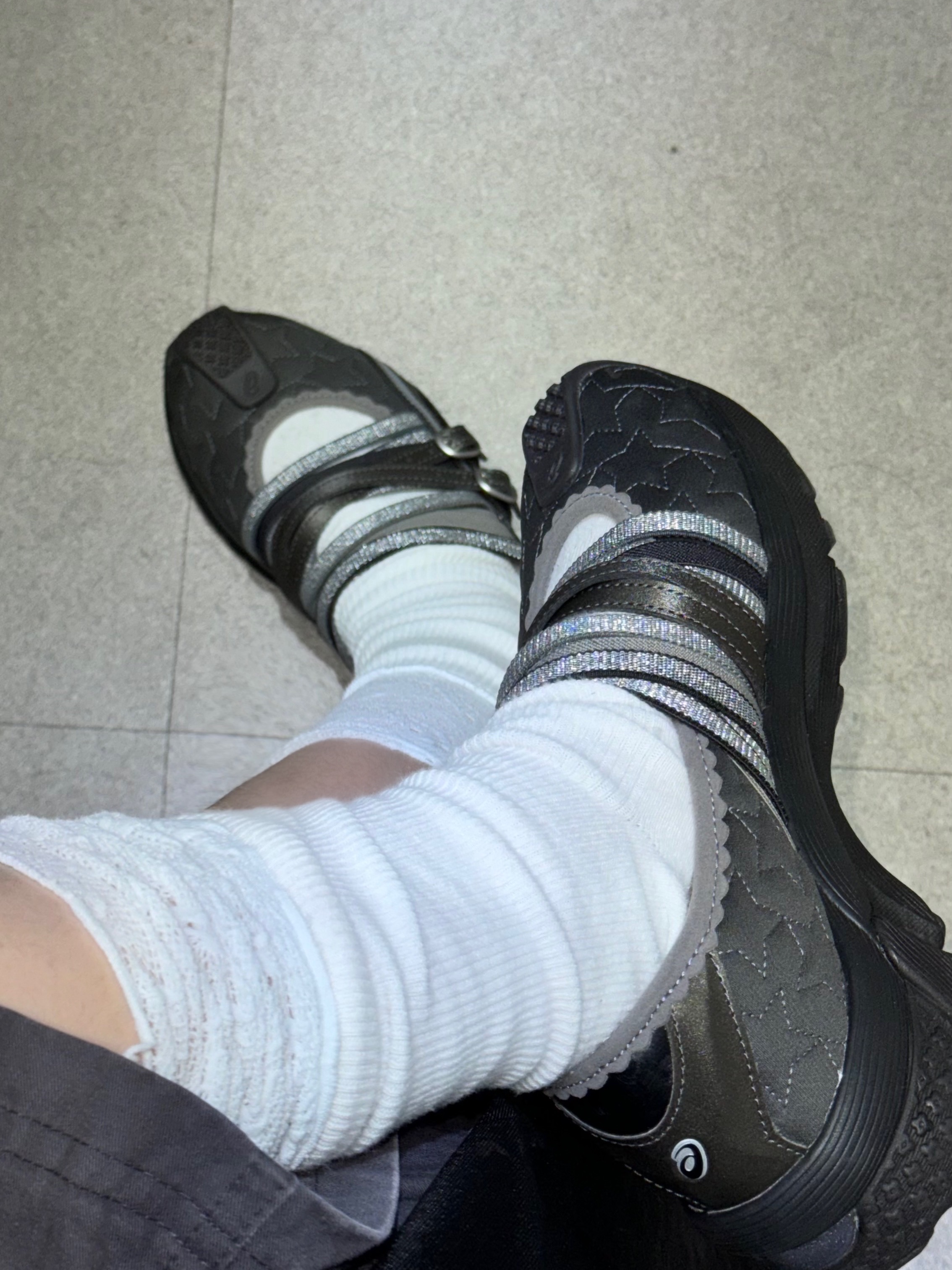 (W) Asics x Kiko Kostadinov x Heaven by Marc Jacobs Gel-Lokros Graphite Grey Gunmetal 착용 스타일