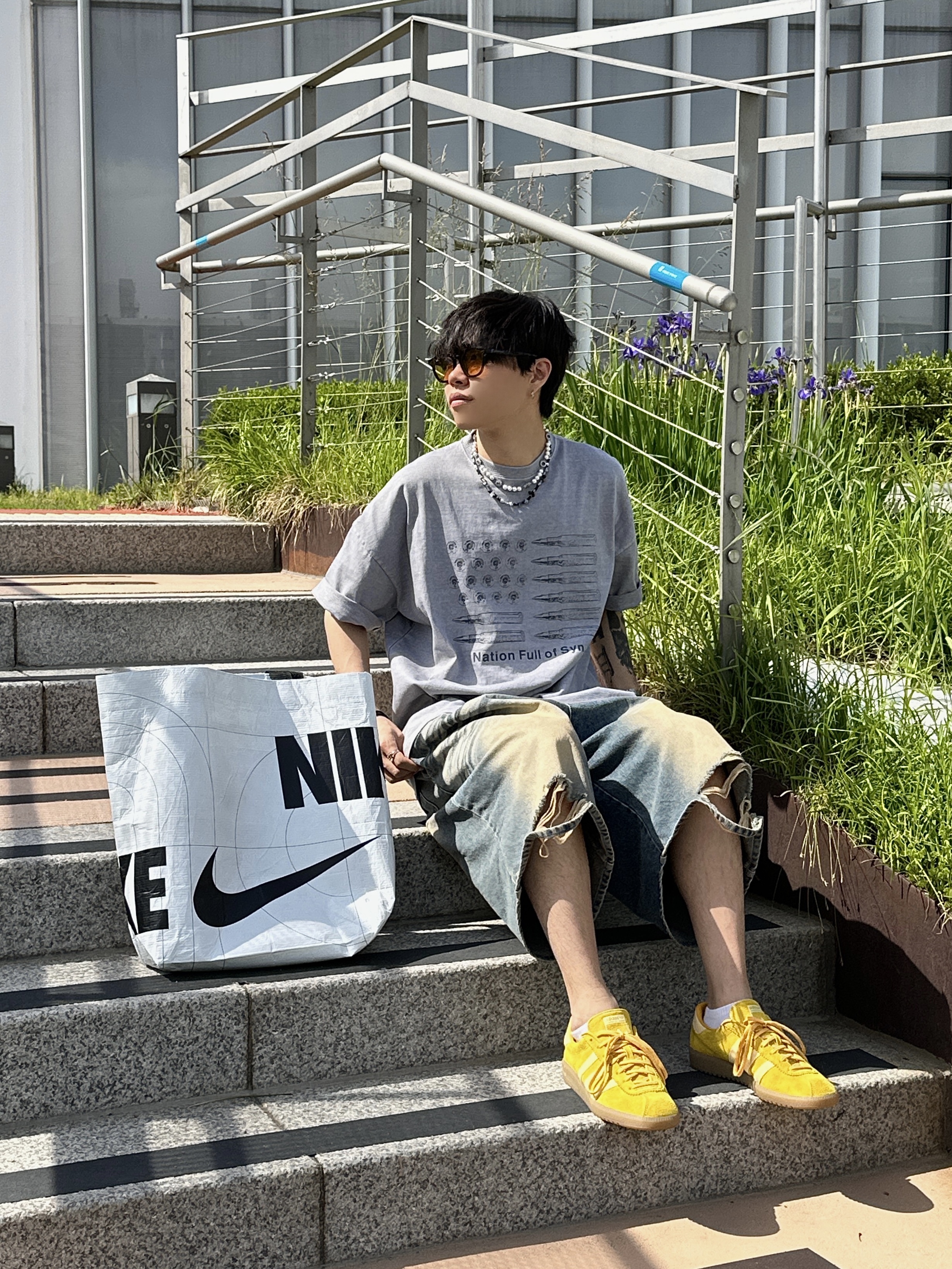 Adidas Bermuda Bold Gold 착용 스타일 - 2