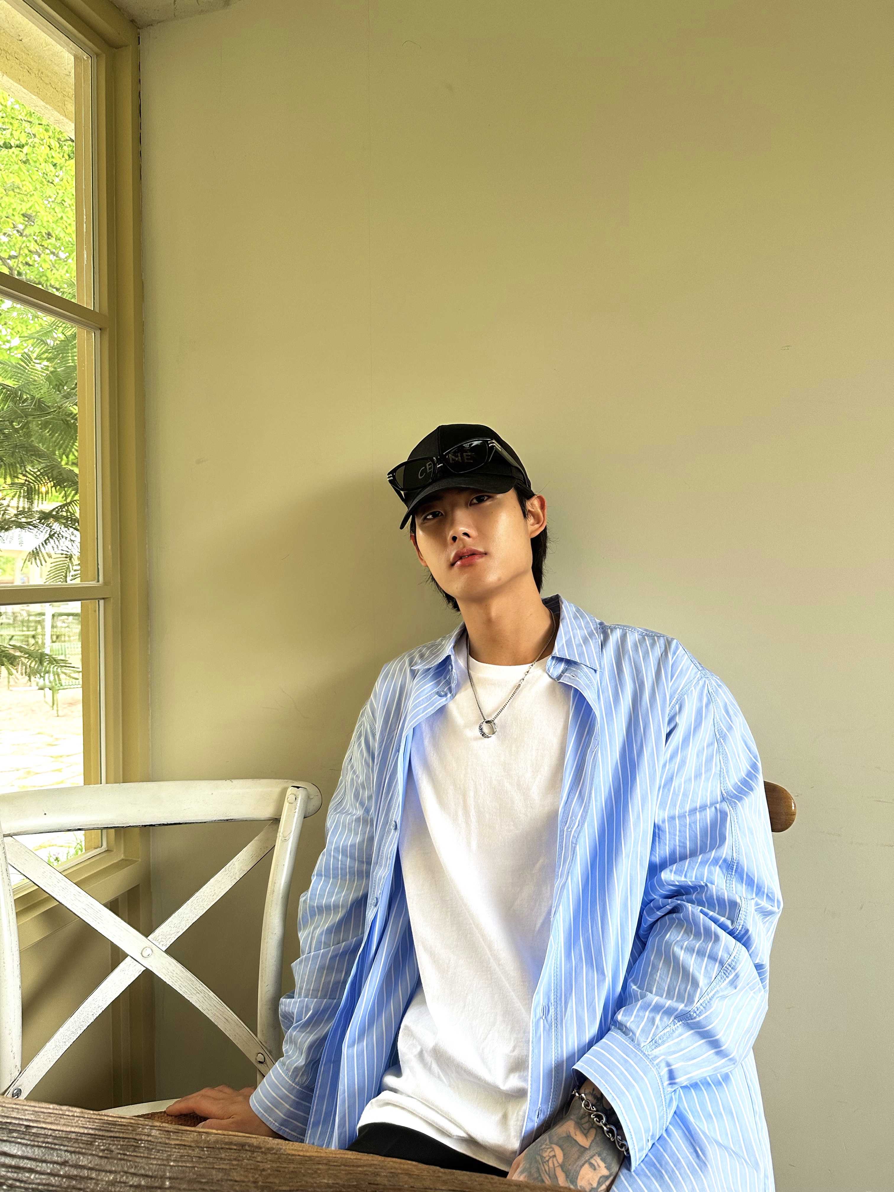Celine Baseball Cap in Cotton Black 착용 스타일 - 4