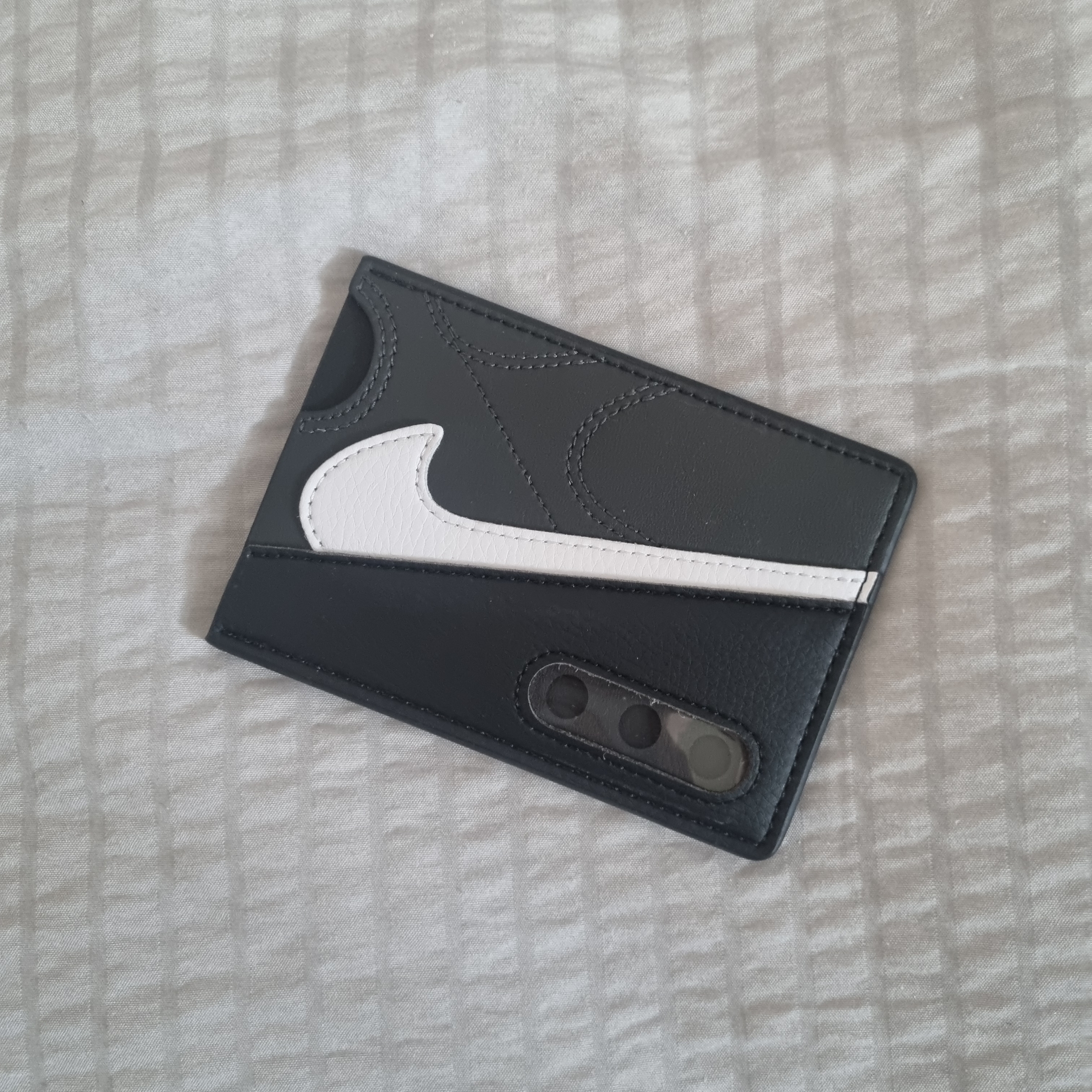 Nike Icon Air Max 90 Card Wallet Black 착용 스타일