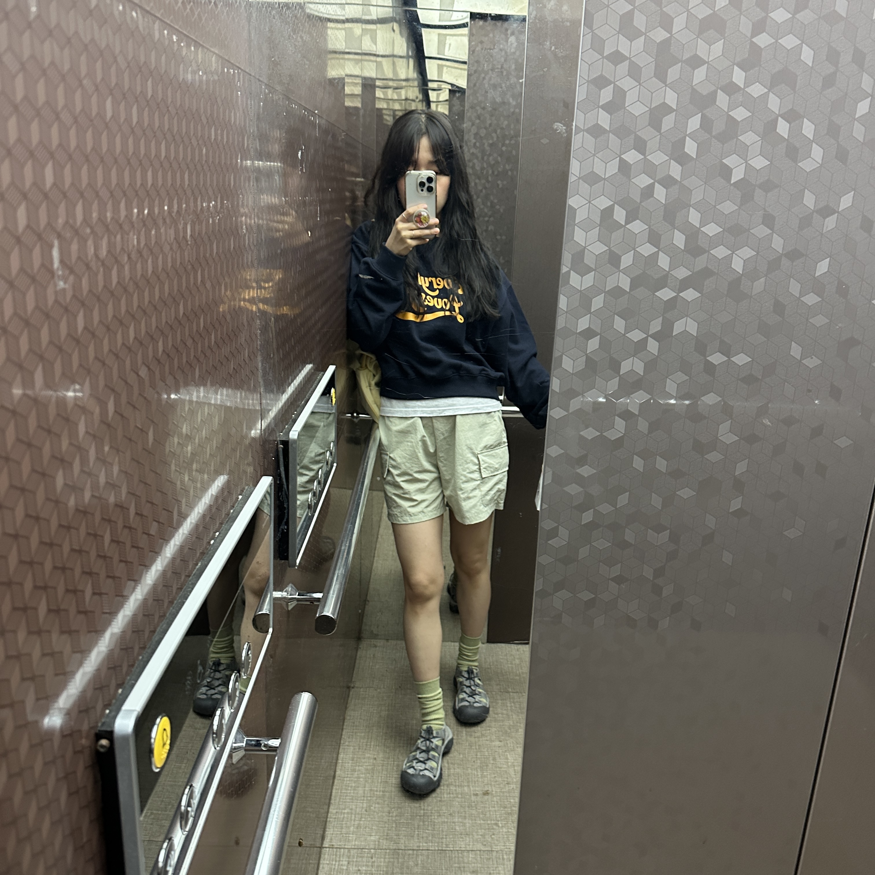 (W) Keen Newport H2 Grey Smoke Blue 착용 스타일
