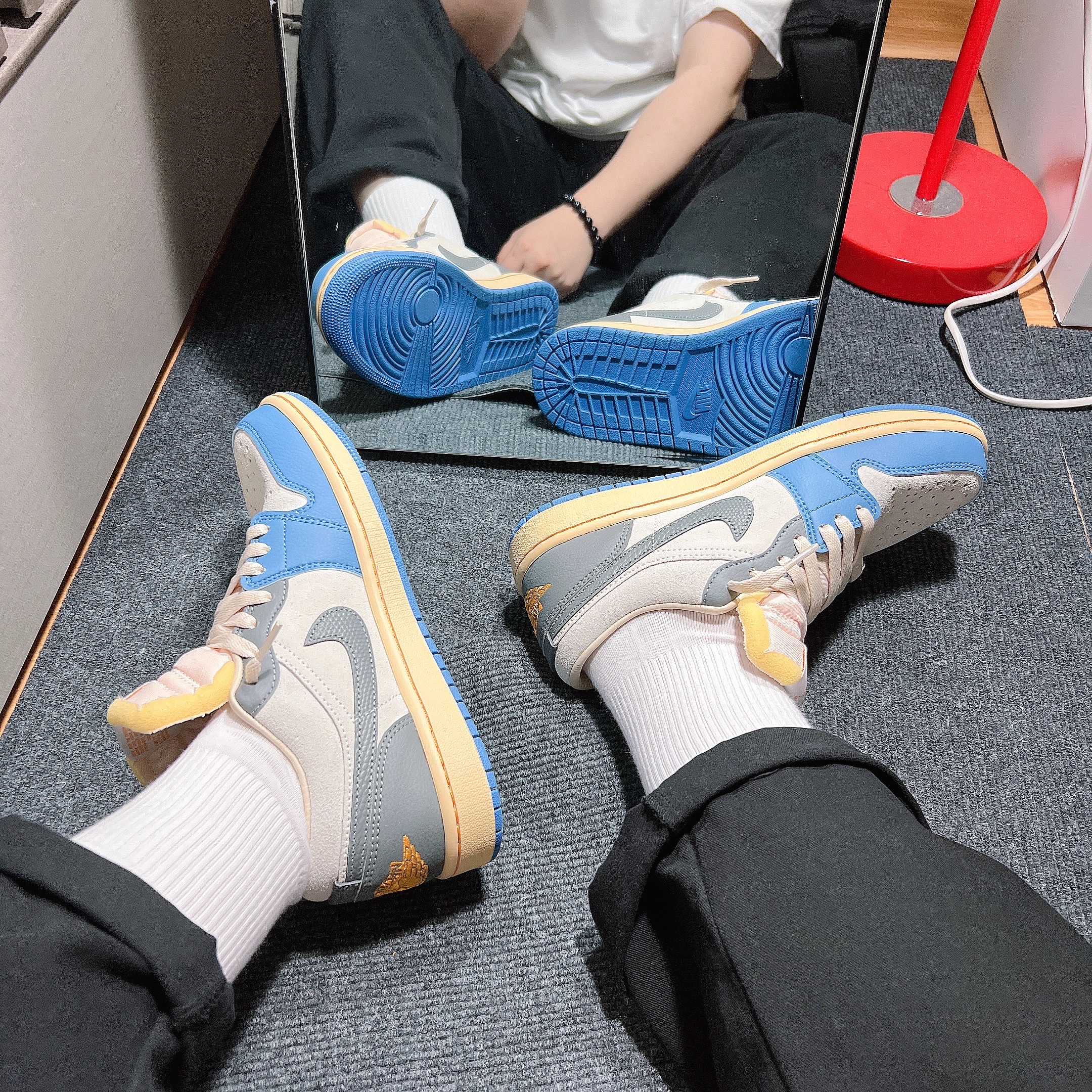 Jordan 1 Low SE Tokyo 96 착용 스타일 - 2