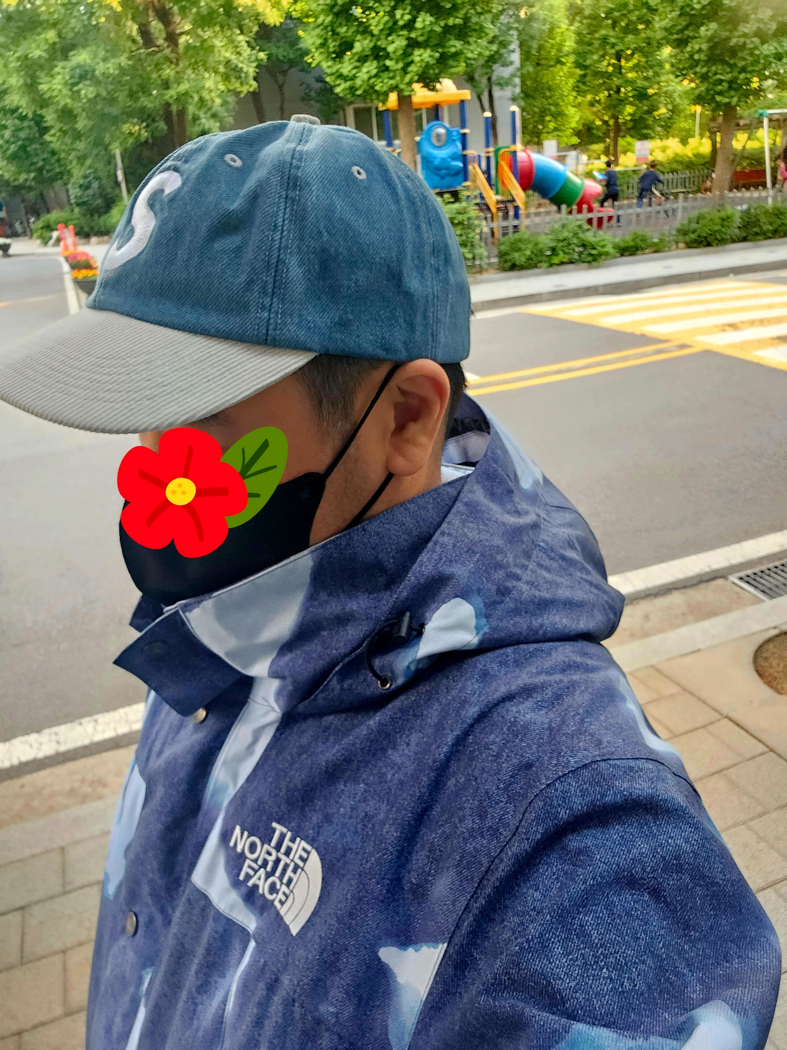Supreme 2-Tone S Logo 6-Panel Washed Denim - 24SS, Supreme x The North Face Bleached Denim Print Mountain Jacket Indigo - 21FW 착용 스타일 - 1