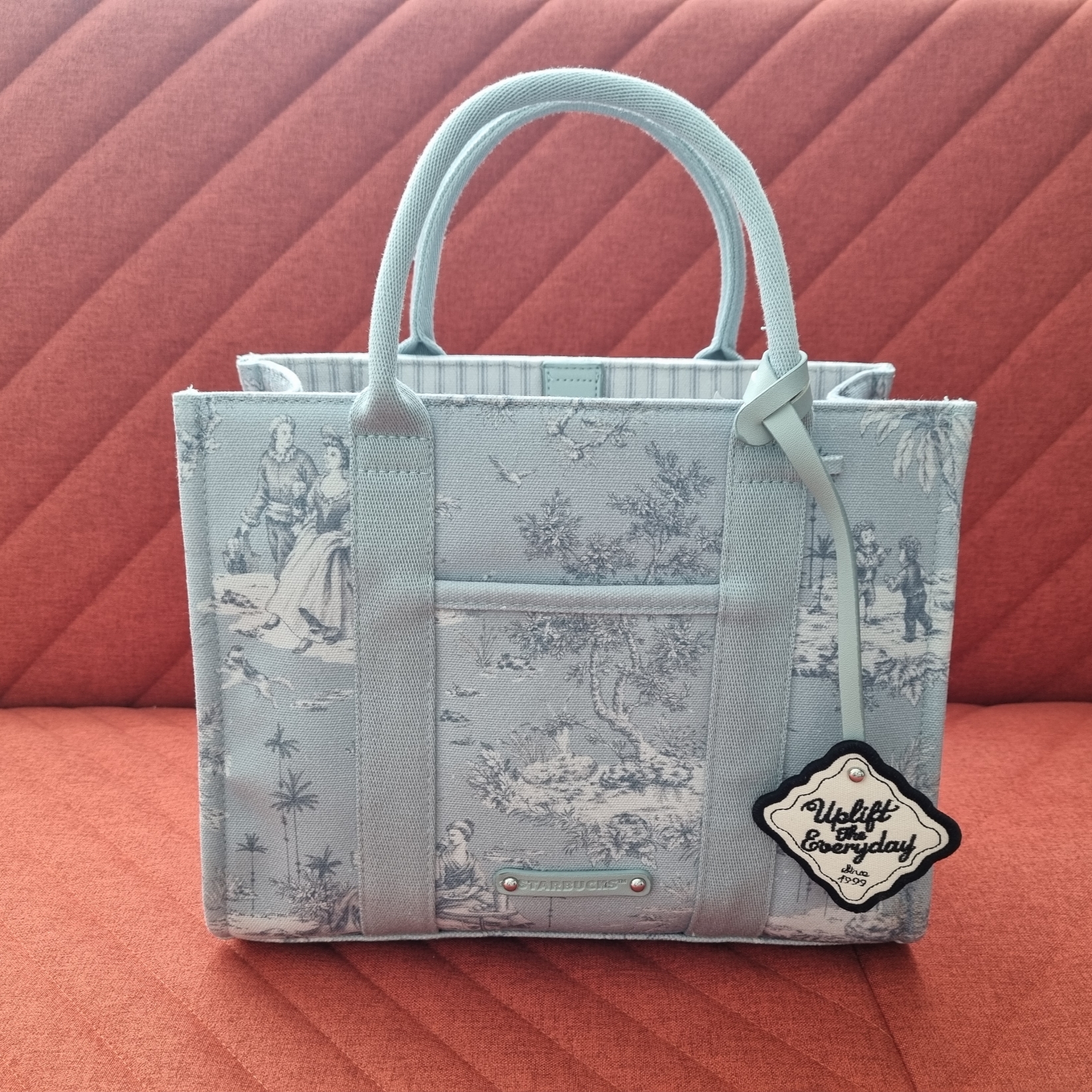 Starbucks French Summer Picnic Tote Bag 착용 스타일 - 1