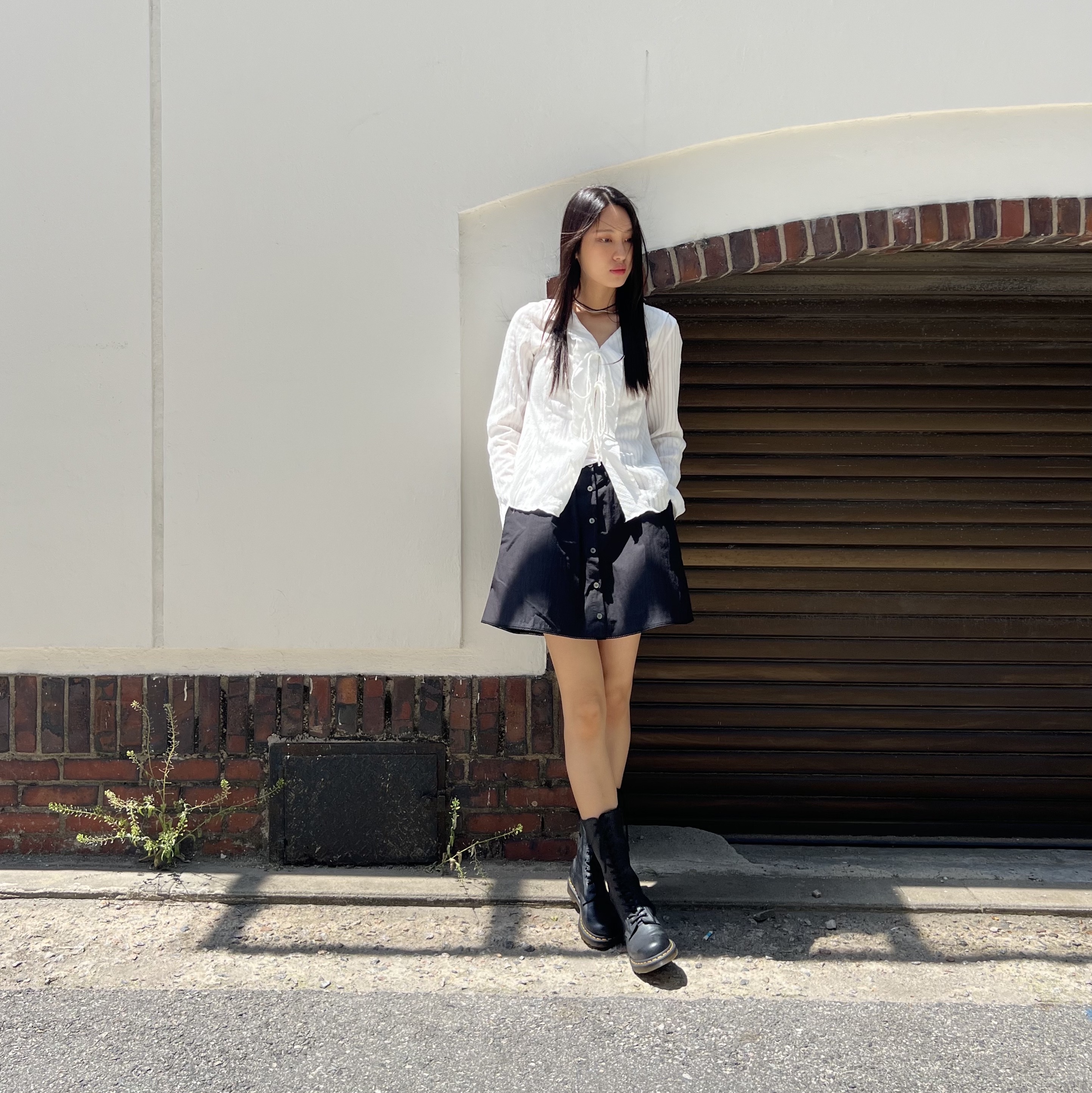 Dr. Martens 1914 Smooth Leather Boots Black 착용 스타일 - 1