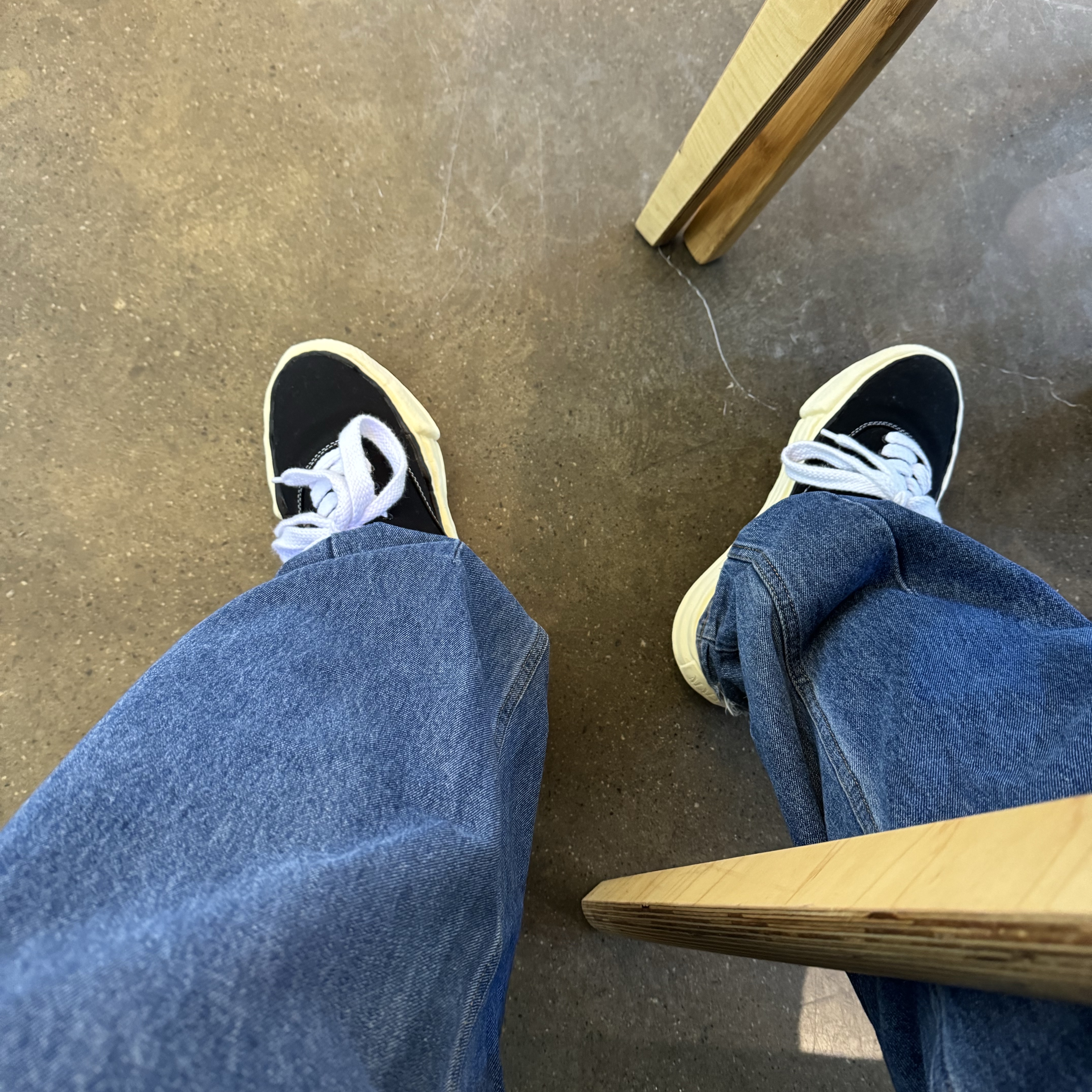 Maison Mihara Yasuhiro Baker OG Sole OD Canvas Low-top Sneakers Black 착용 스타일 - 1