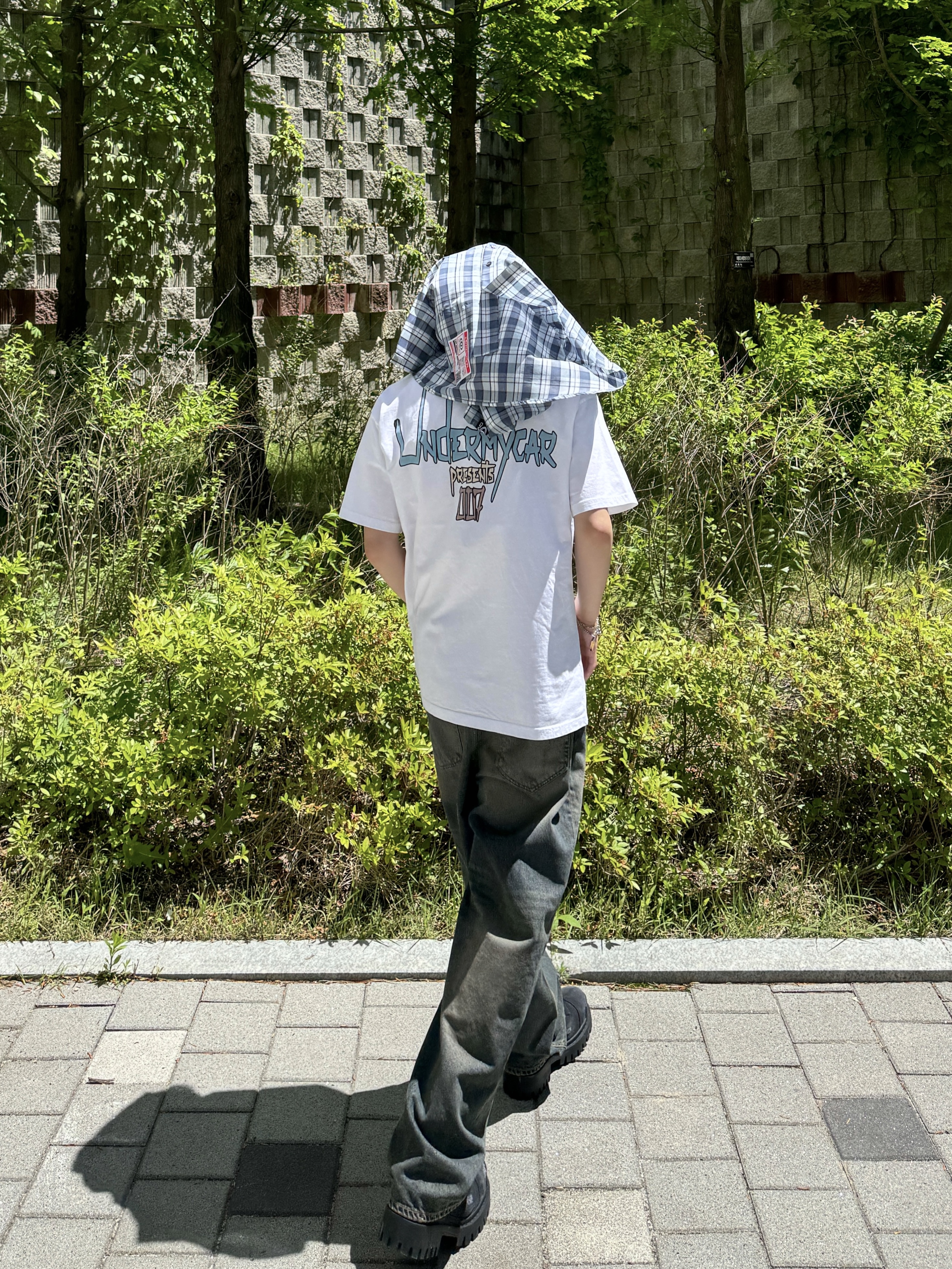 Undermycar Iek Hand Brush Washed Wide Jeans Corrosion Blue - 23FW, Balenciaga Combat Strike 20mm Boots Black 착용 스타일 - 1