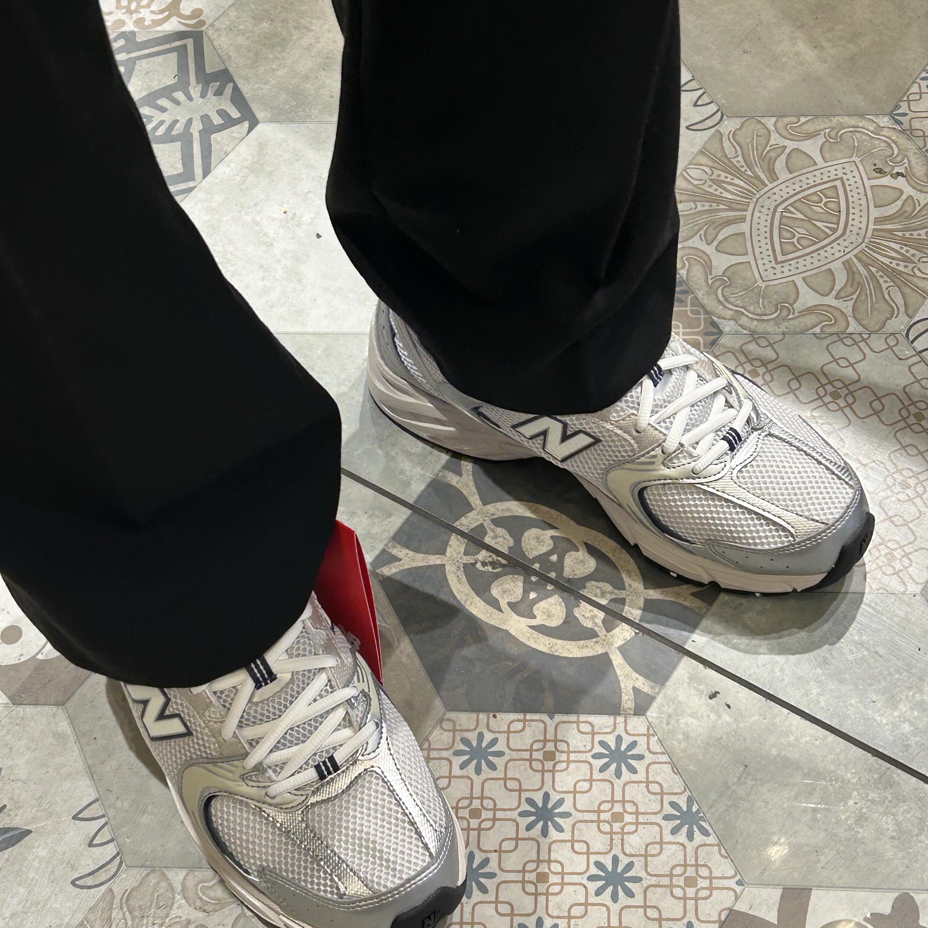 New Balance 530 Steel Grey 착용 스타일
