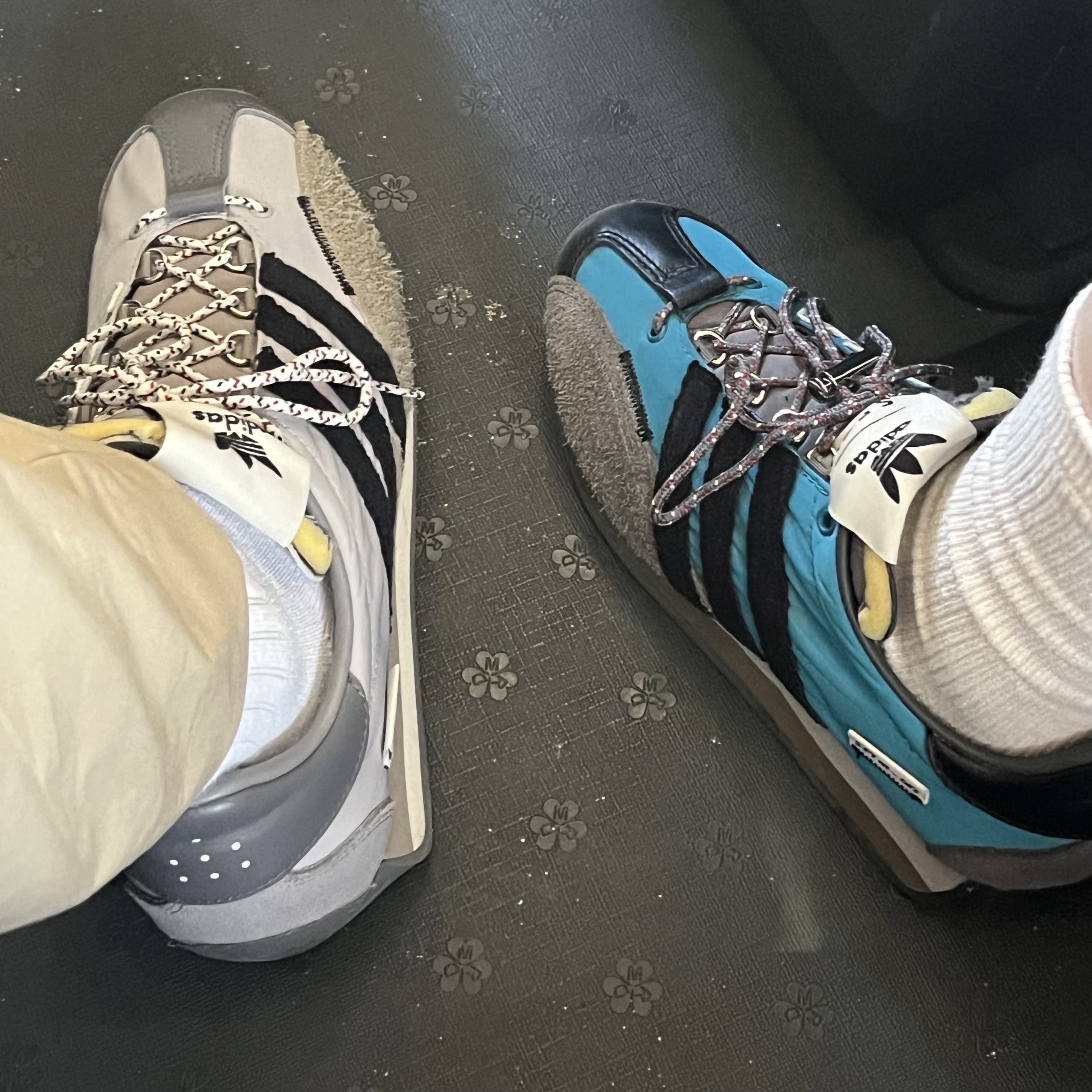 Adidas x Song for the Mute Country OG Grey Two Core Black, Adidas x Song for the Mute Country OG Active Teal Core Black 착용 스타일