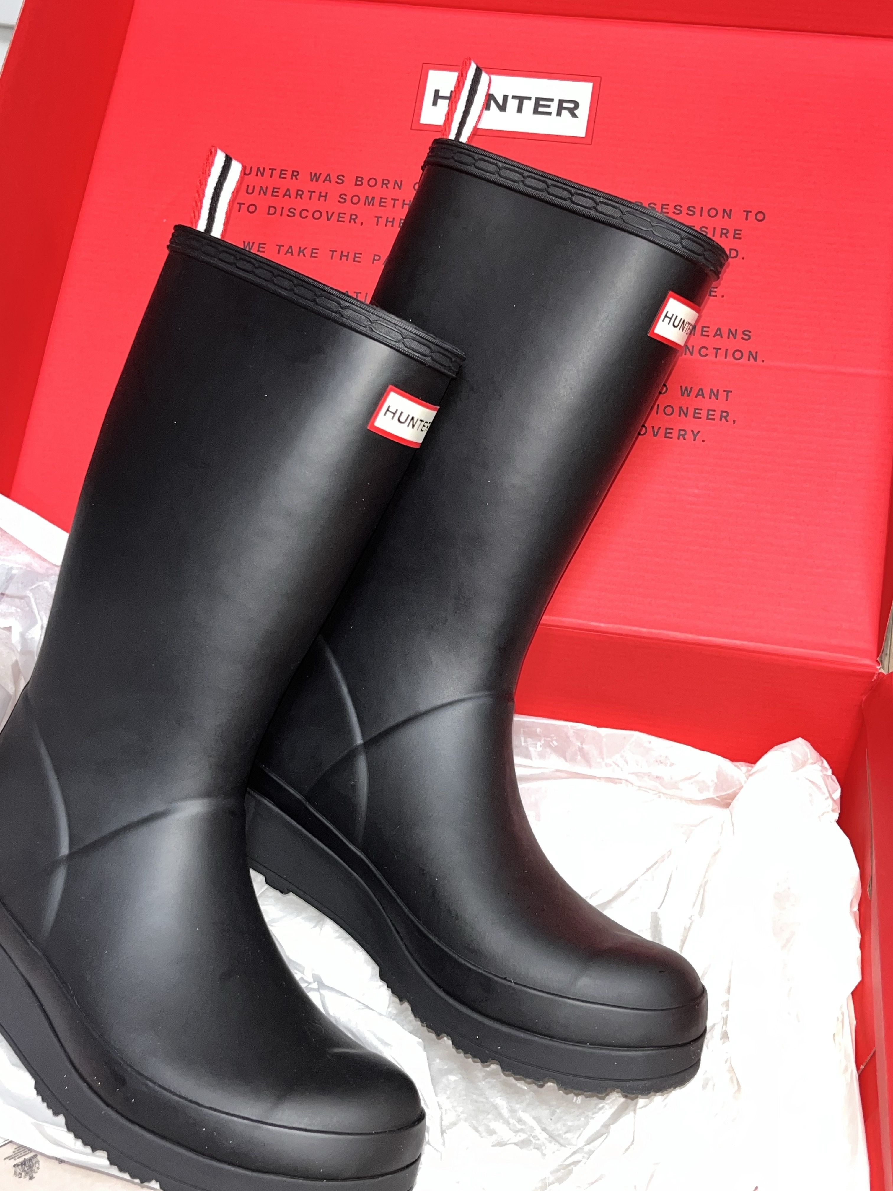 (W) Hunter Play Tall Wellington Rain Boots Black 착용 스타일
