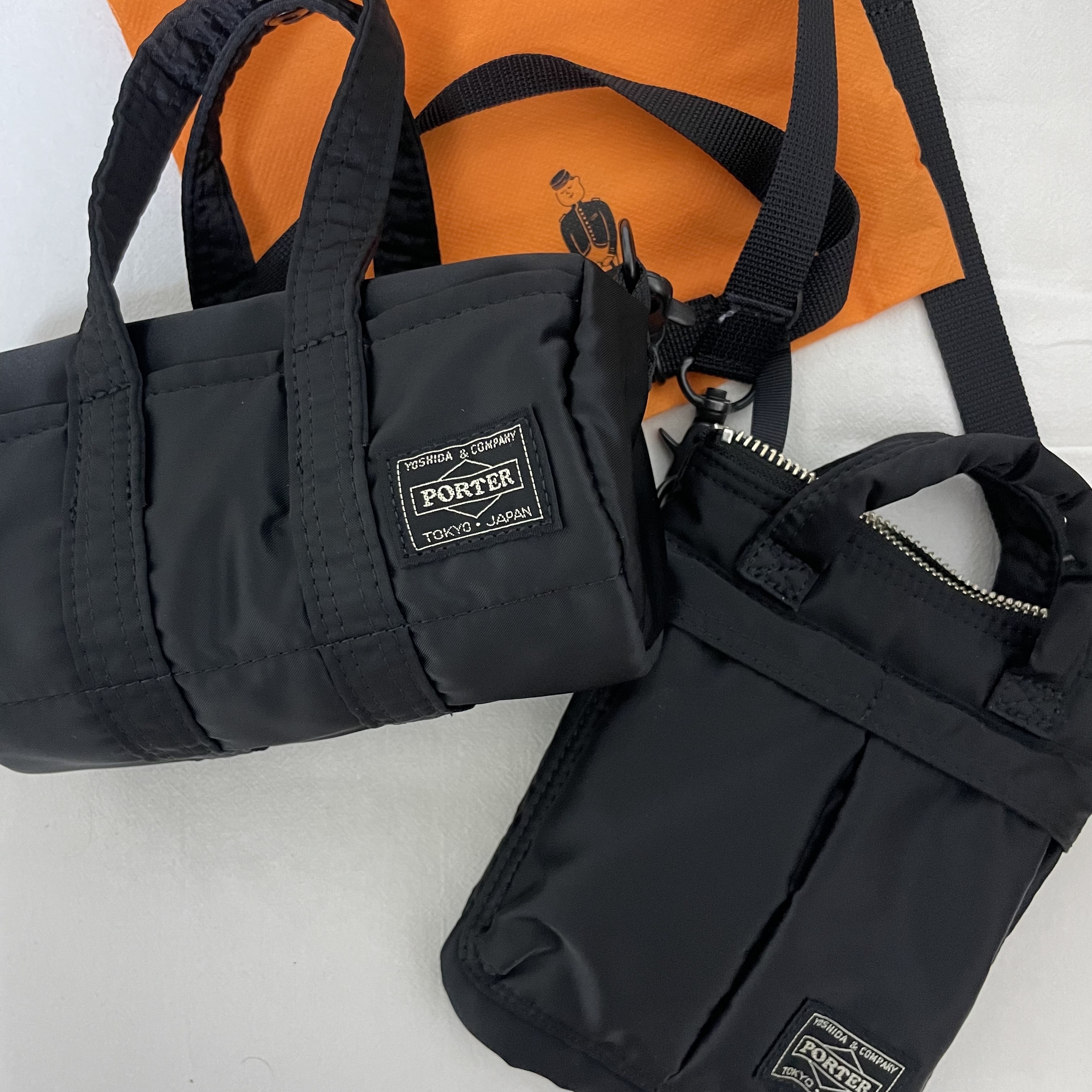 Porter Howl Boston Bag Mini Black, Porter Howl Helmet Bag Mini Black 착용 스타일 - 2