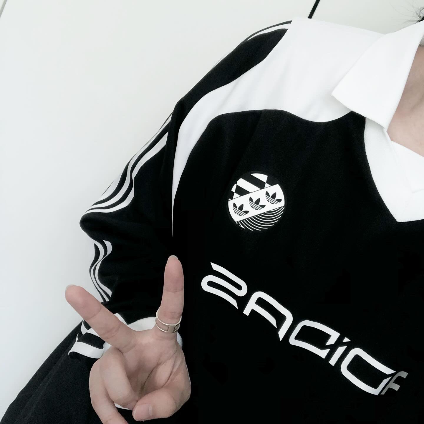 Adidas Adilenium Oversized Long Sleeve Jersey Black - US Sizing 착용 스타일 - 4