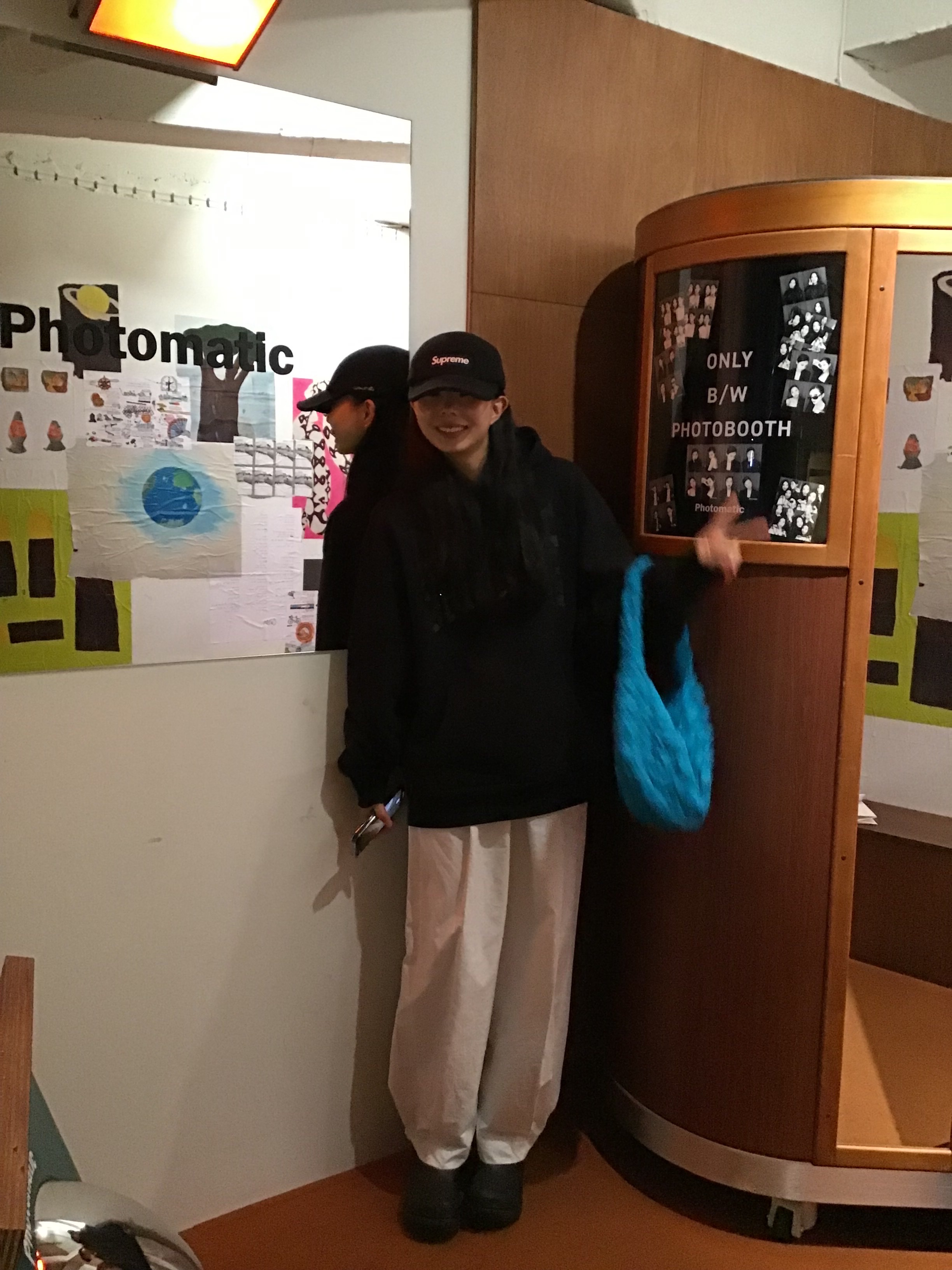 COS Quilted Mini Bag Bright Turquoise, Crocs Classic Crush Boot Black 착용 스타일 - 1