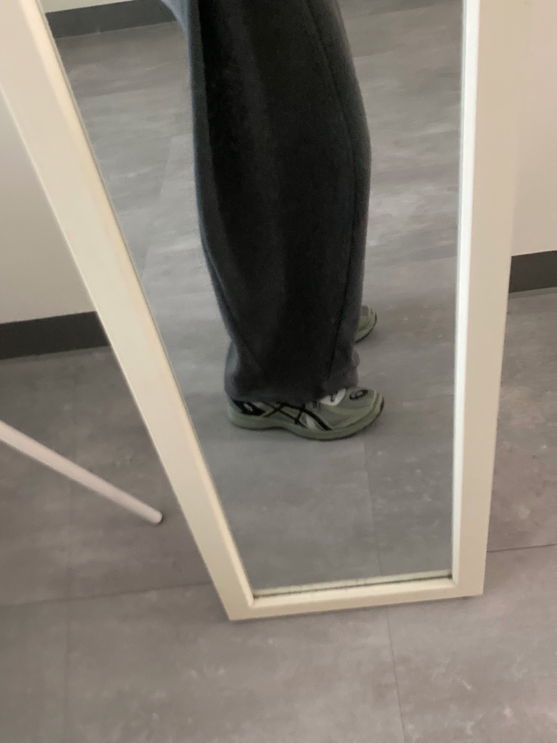 Asics Jog 100 S Sheet Rock - 2E Wide 착용 스타일 - 3