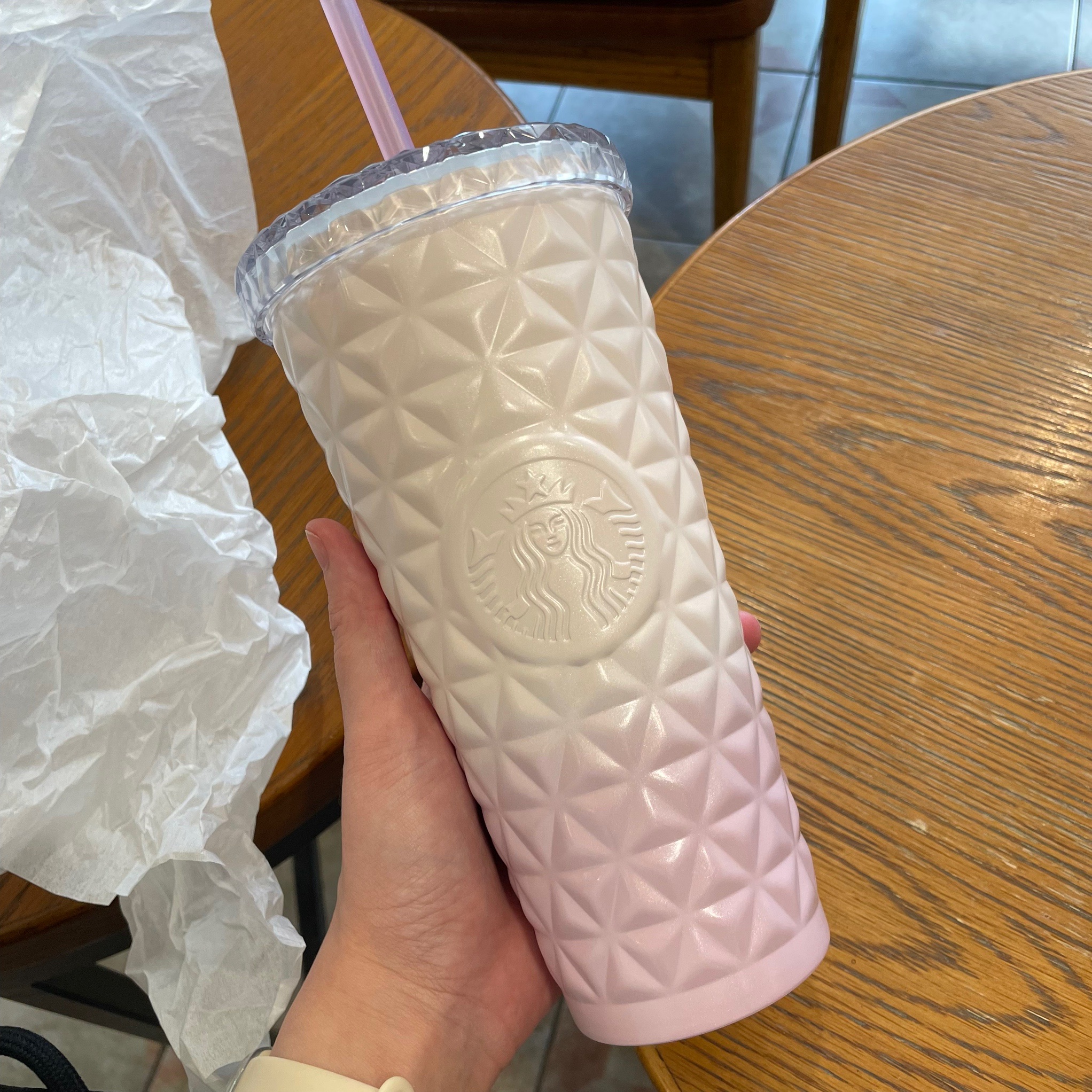 Starbucks SS Blossom Secret Garden Dion Cold Cup 591ml 착용 스타일 - 1