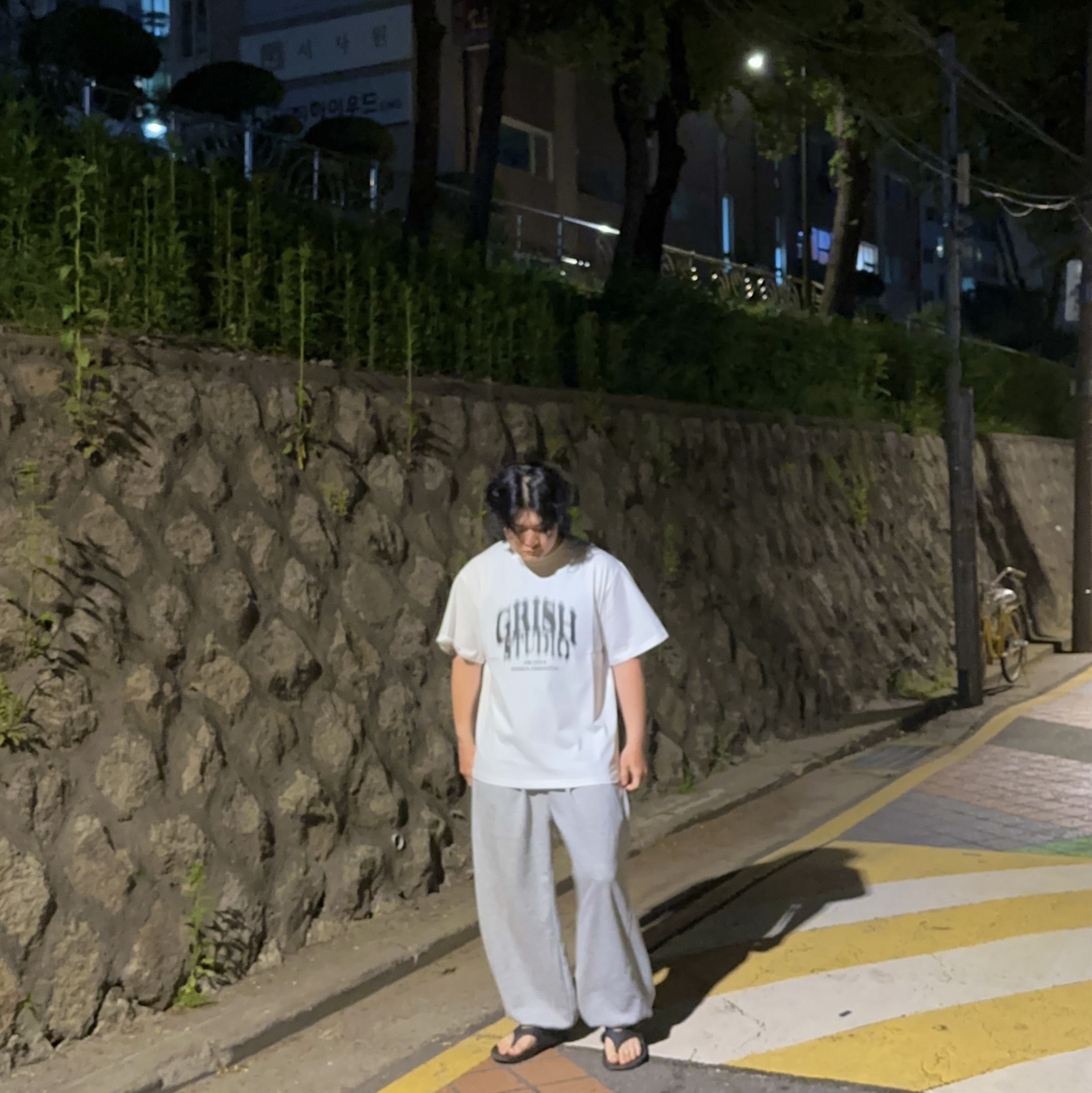 Oofos OOriginal Black 착용 스타일 - 5