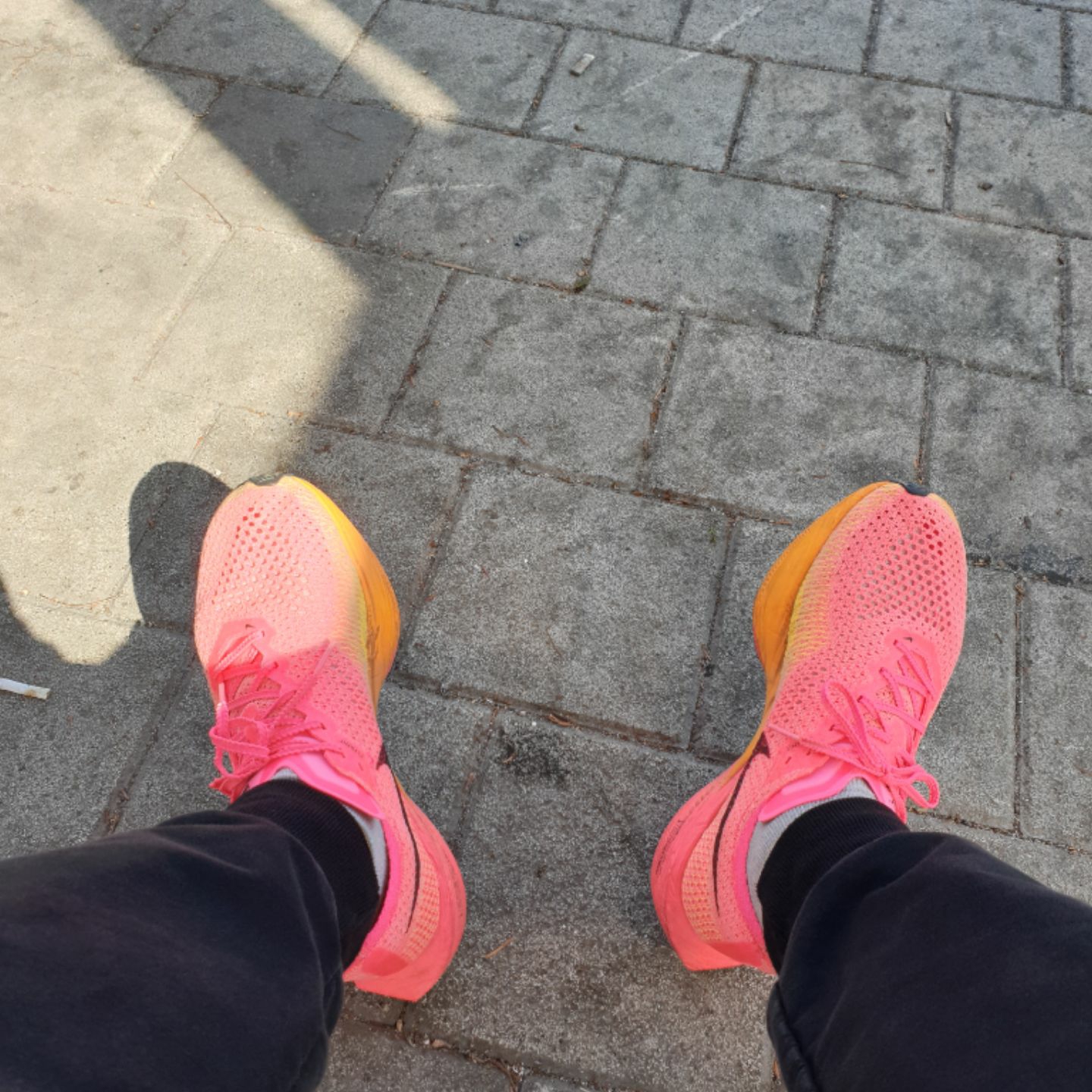 Nike ZoomX Vaporfly Next% 3 Hyper Pink 착용 스타일
