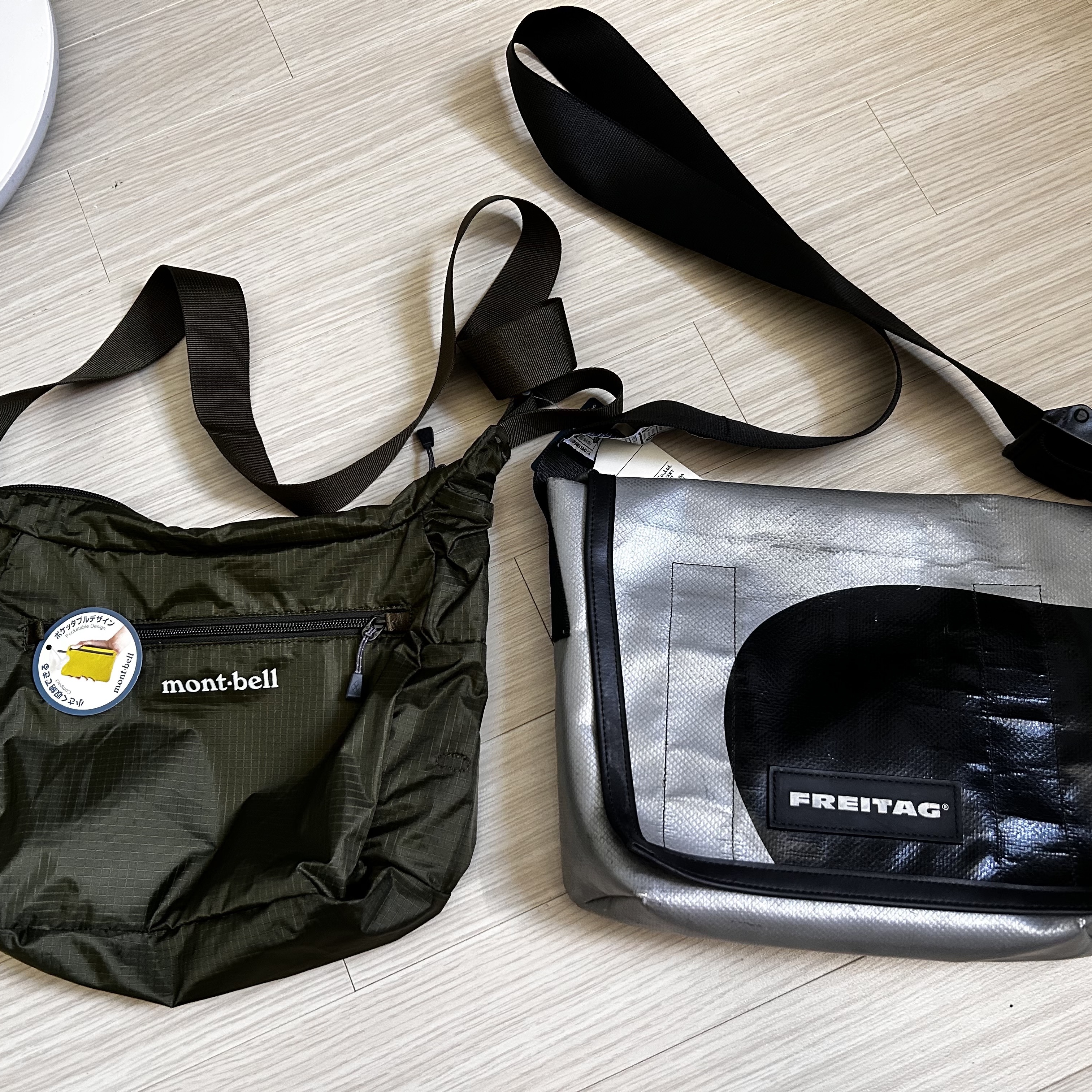 Montbell Pocketable Light Shoulder Bag Small Khaki Green 착용 스타일 - 2