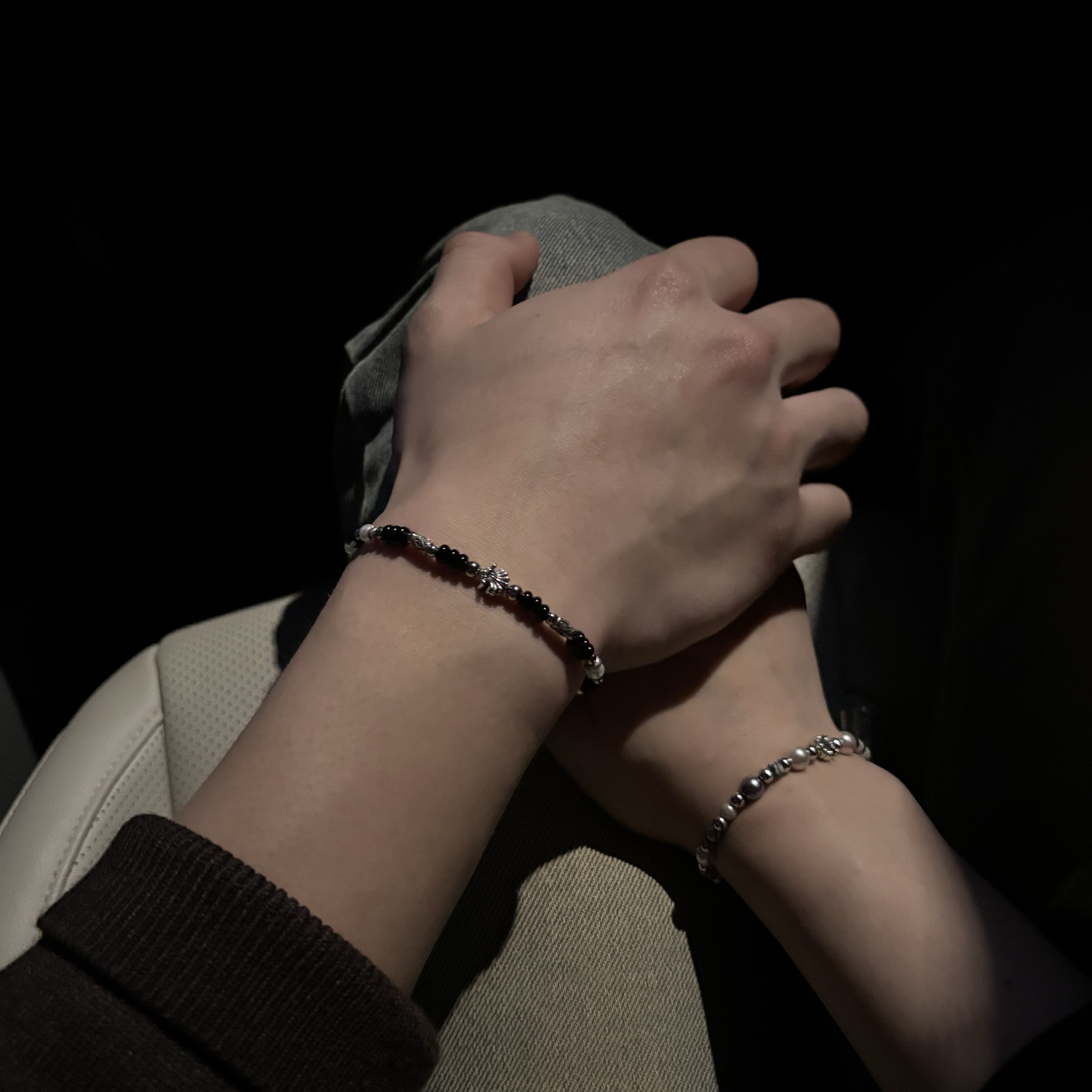Scudo Shell Multi Pearl Karen Bracelet 착용 스타일