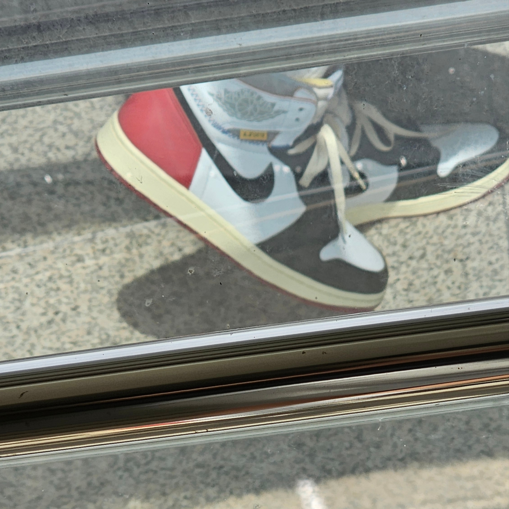 Jordan 1 x Union Retro High Black Toe, Nike Everyday Lightweight Training Crew Socks White (3 Pack/Korean Ver.) 착용 스타일