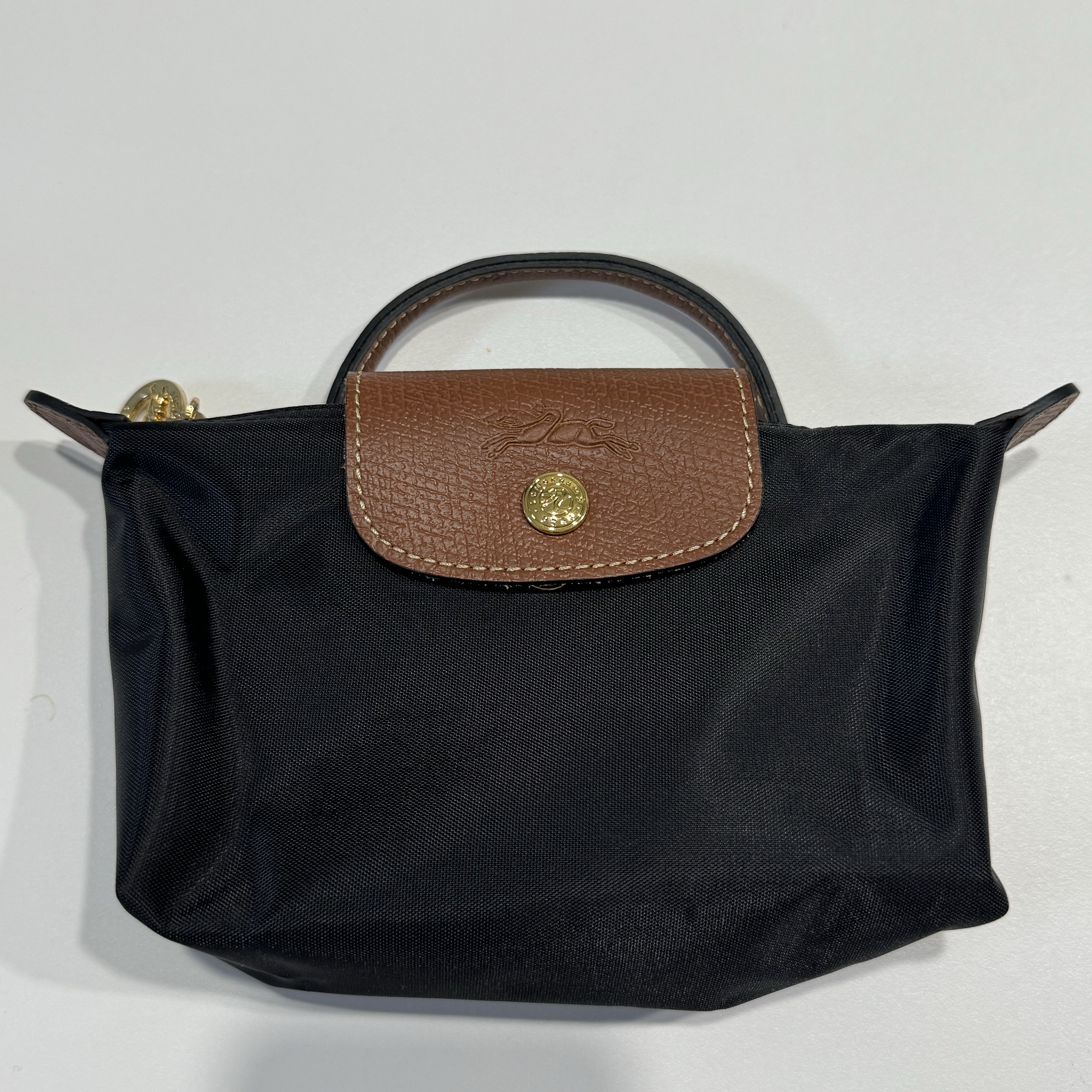 Longchamp Le Pliage Original Handle Pouch Black 착용 스타일