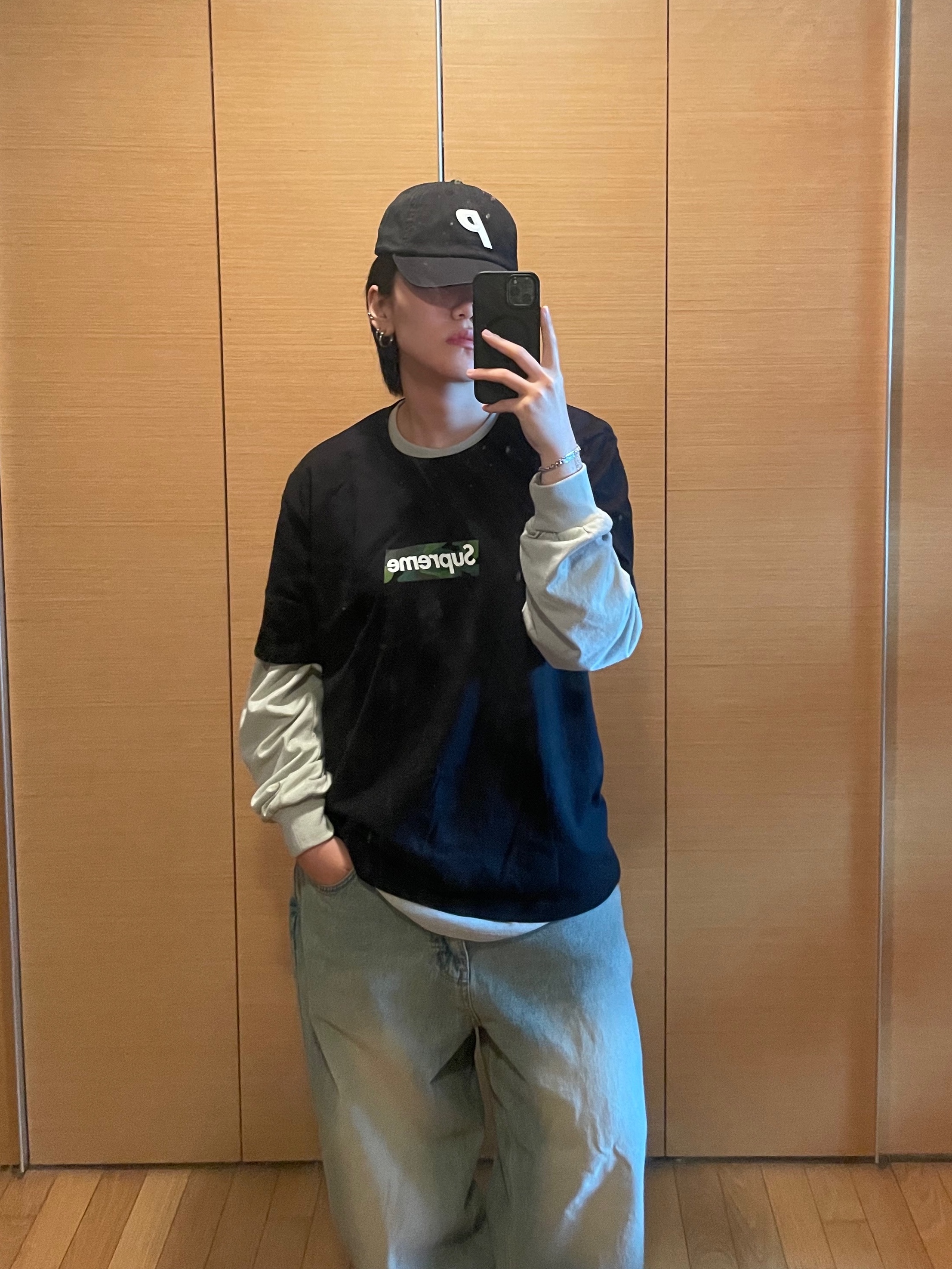 Supreme Box Logo T-Shirt Black - 23FW, Palace P 6-Panel Cap Black - 24SS 착용 스타일