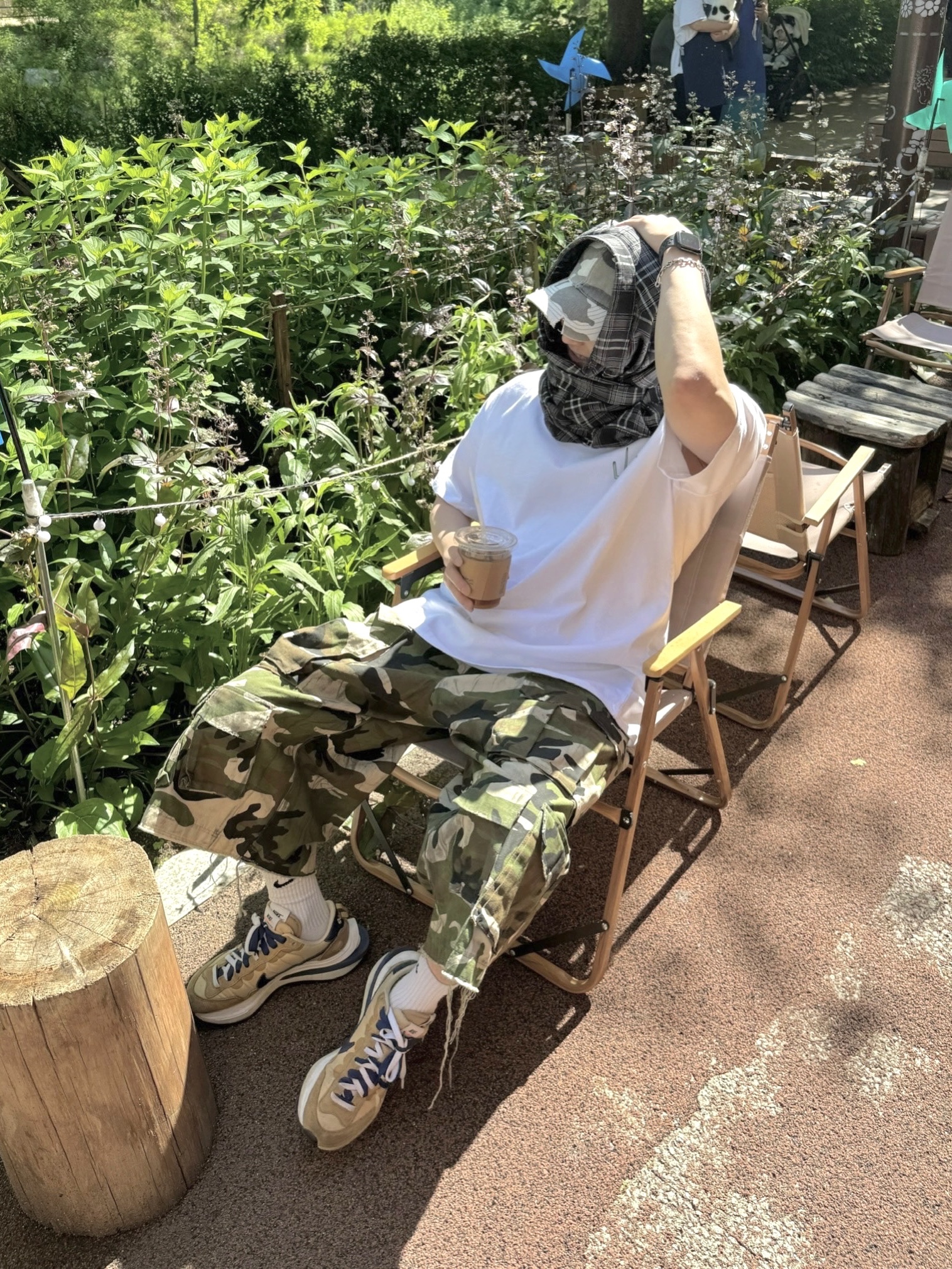 Project G/R Crashed Cap City Camo, Nike x Sacai VaporWaffle Sesame and Blue Void 착용 스타일 - 1