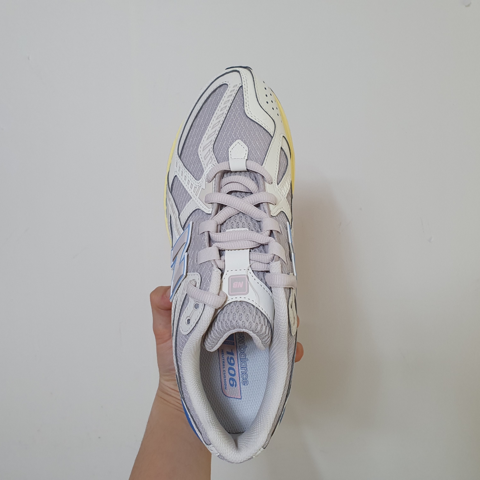 New Balance 1906N Angora Blue Laguna 착용 스타일 - 3