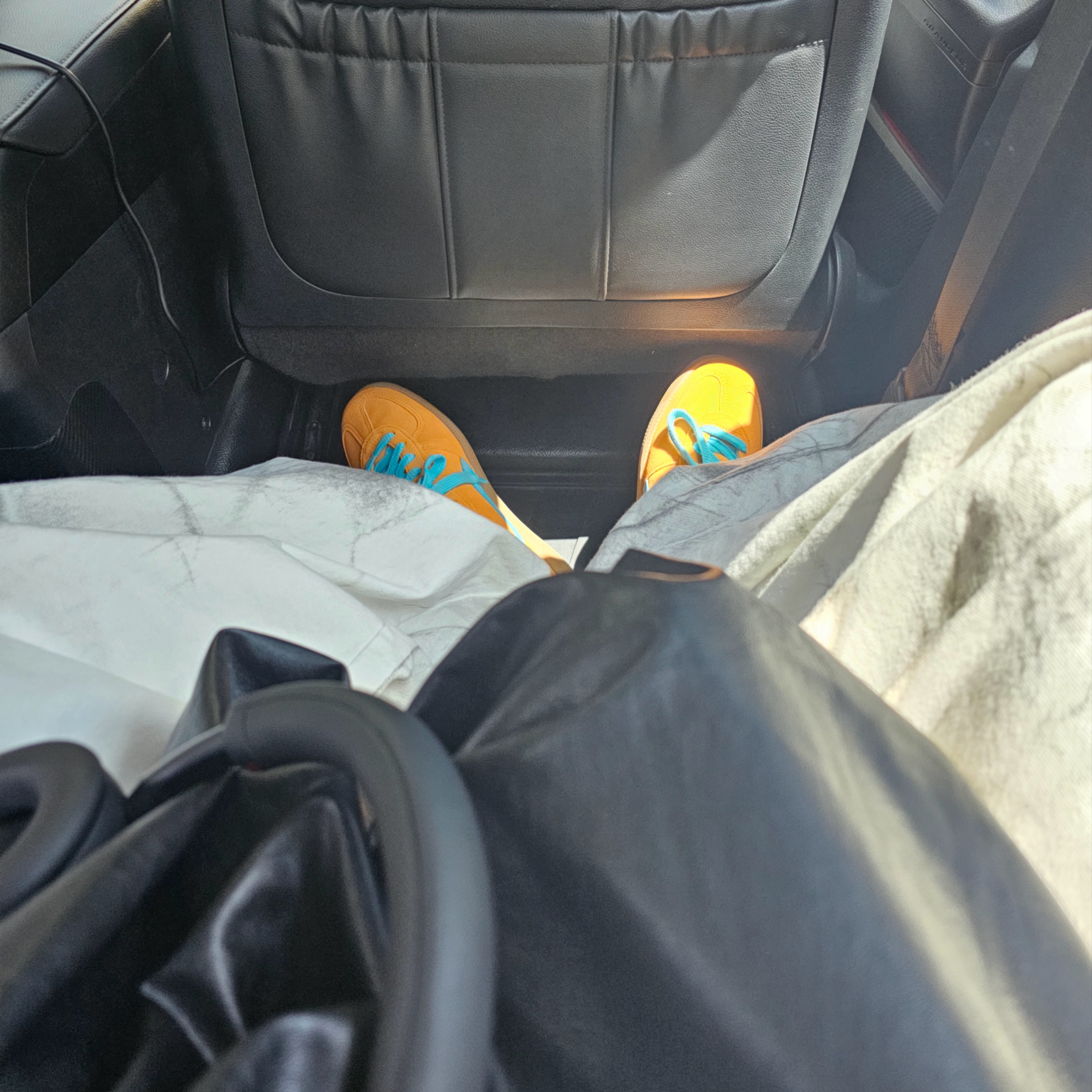 Puma Palermo Dark Cheddar Bright Aqua 착용 스타일