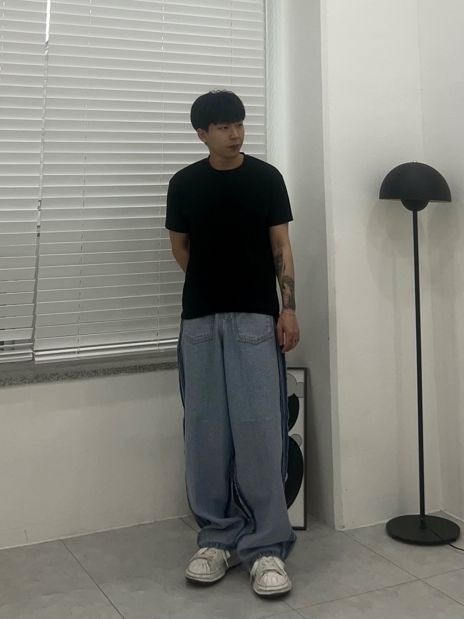 Maison Mihara Yasuhiro Blakey OG Sole Canvas Low-top Sneakers White 착용 스타일 - 2