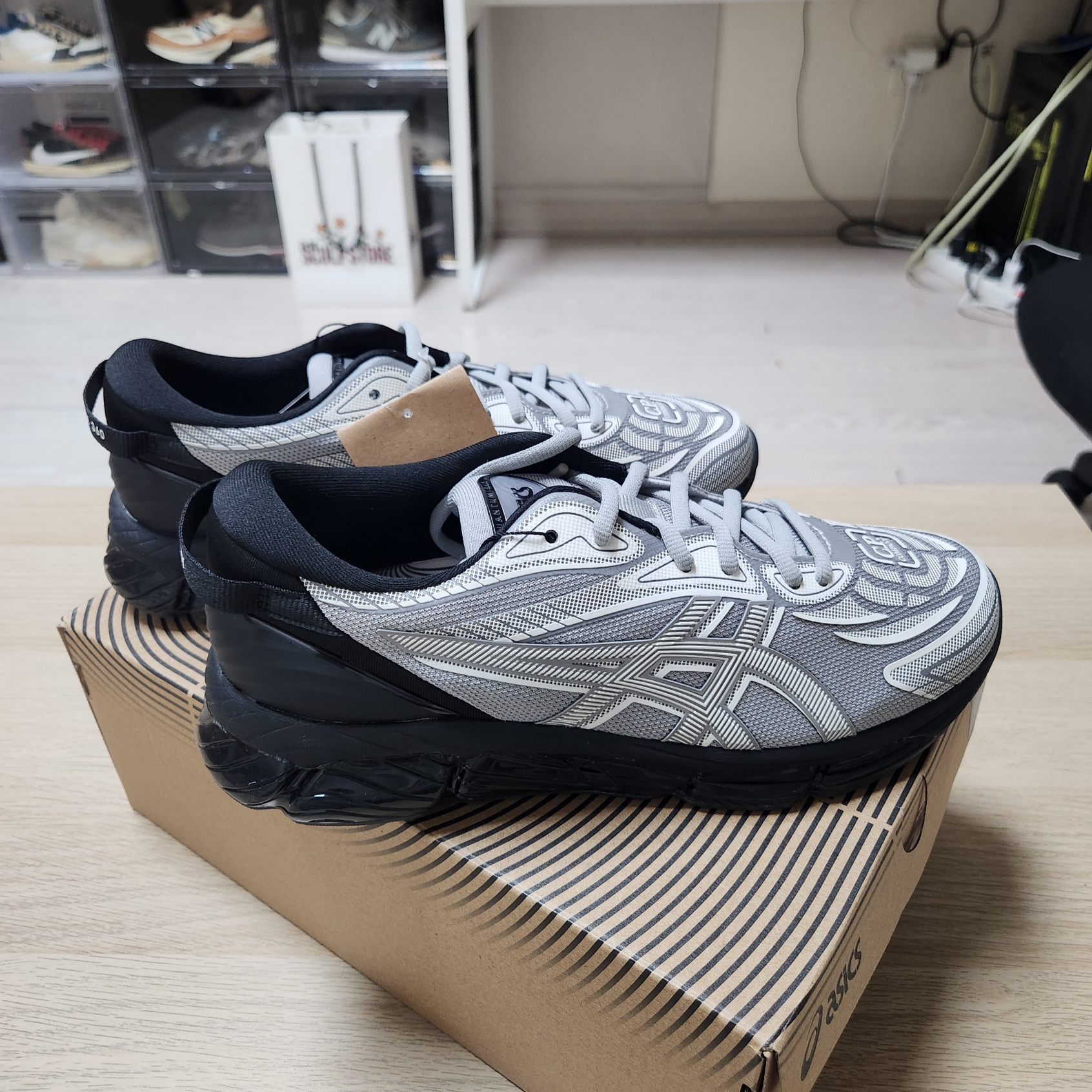 Asics x C.P. Company Gel-Quantum 360 VIII Cement Grey 착용 스타일 - 6