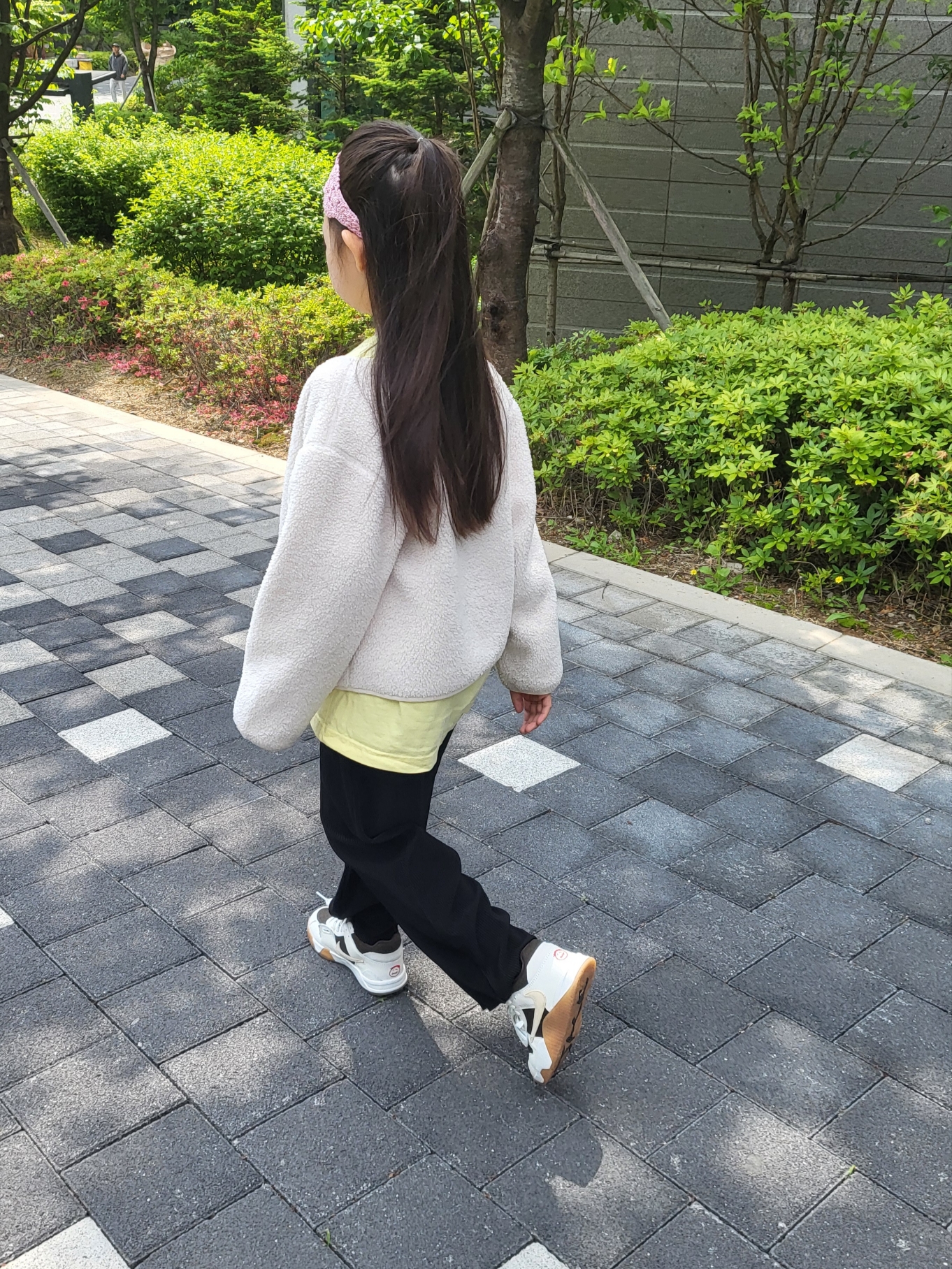 (PS) Jordan x Travis Scott Jumpman Jack TR Sail and Dark Mocha 착용 스타일