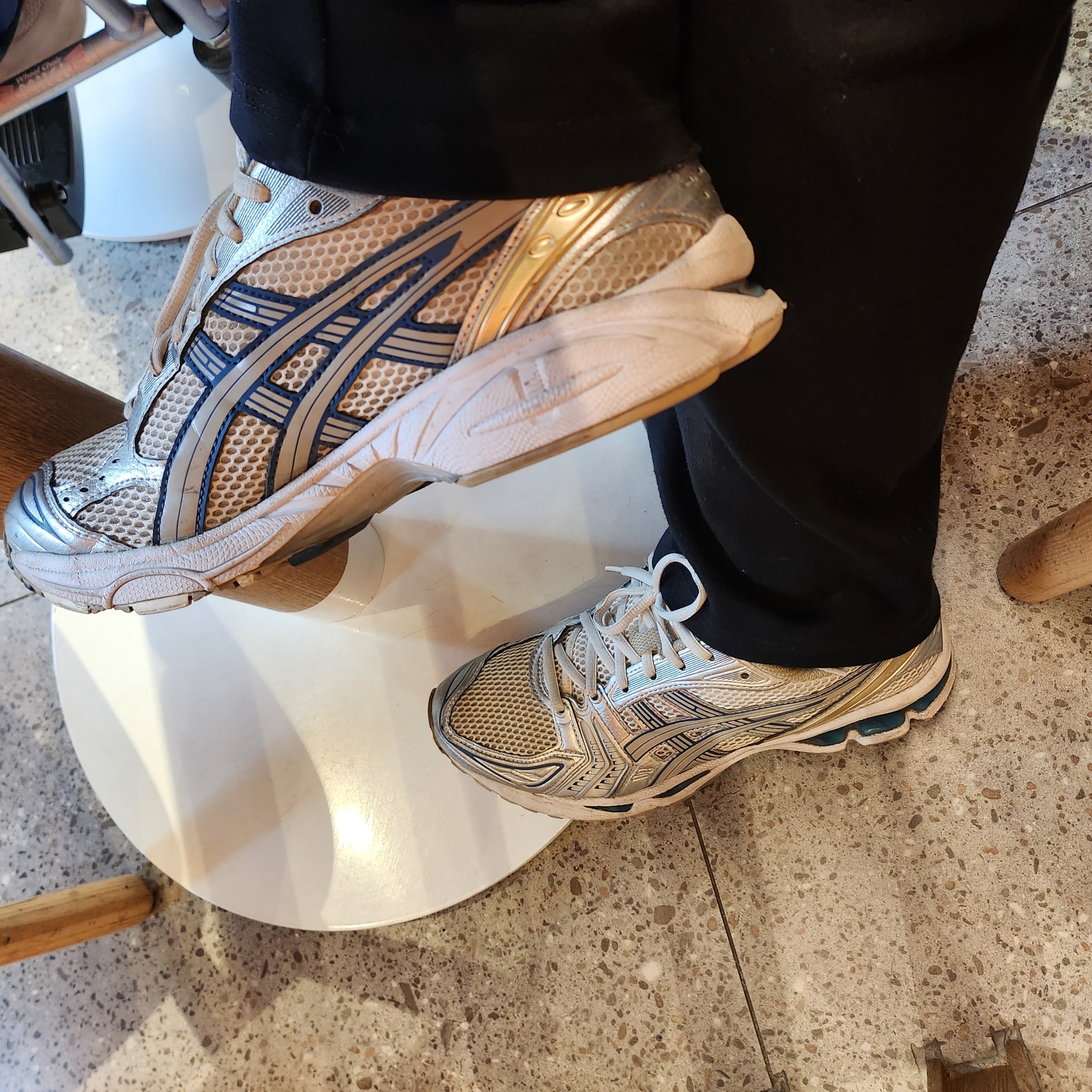 Asics Gel-Kayano 14 Cream Pure Silver 착용 스타일